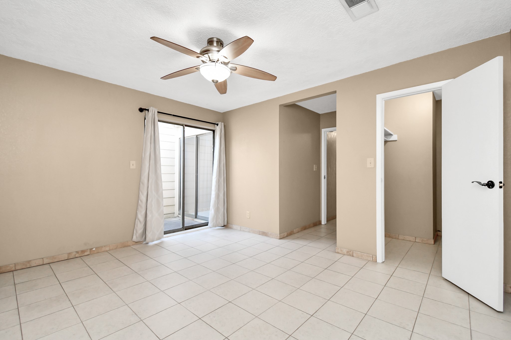 2501 Gulf Freeway, #250D, Dickinson, TX 77539