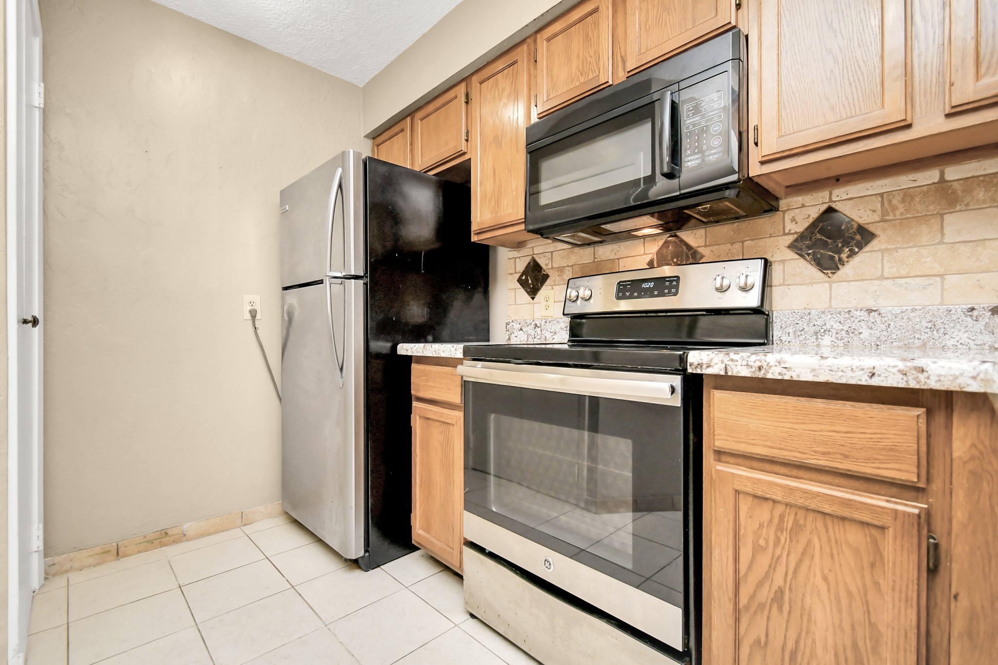 2501 Gulf Freeway, #250D, Dickinson, TX 77539