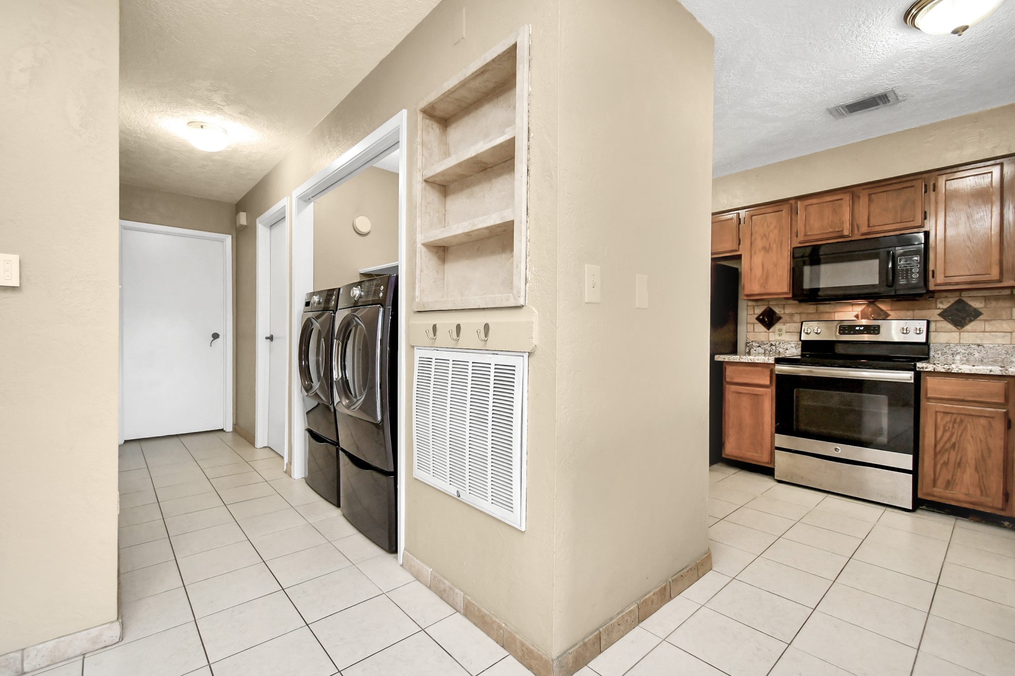 2501 Gulf Freeway, #250D, Dickinson, TX 77539 2501 Gulf Freeway, #250D, Dickinson, TX 77539
