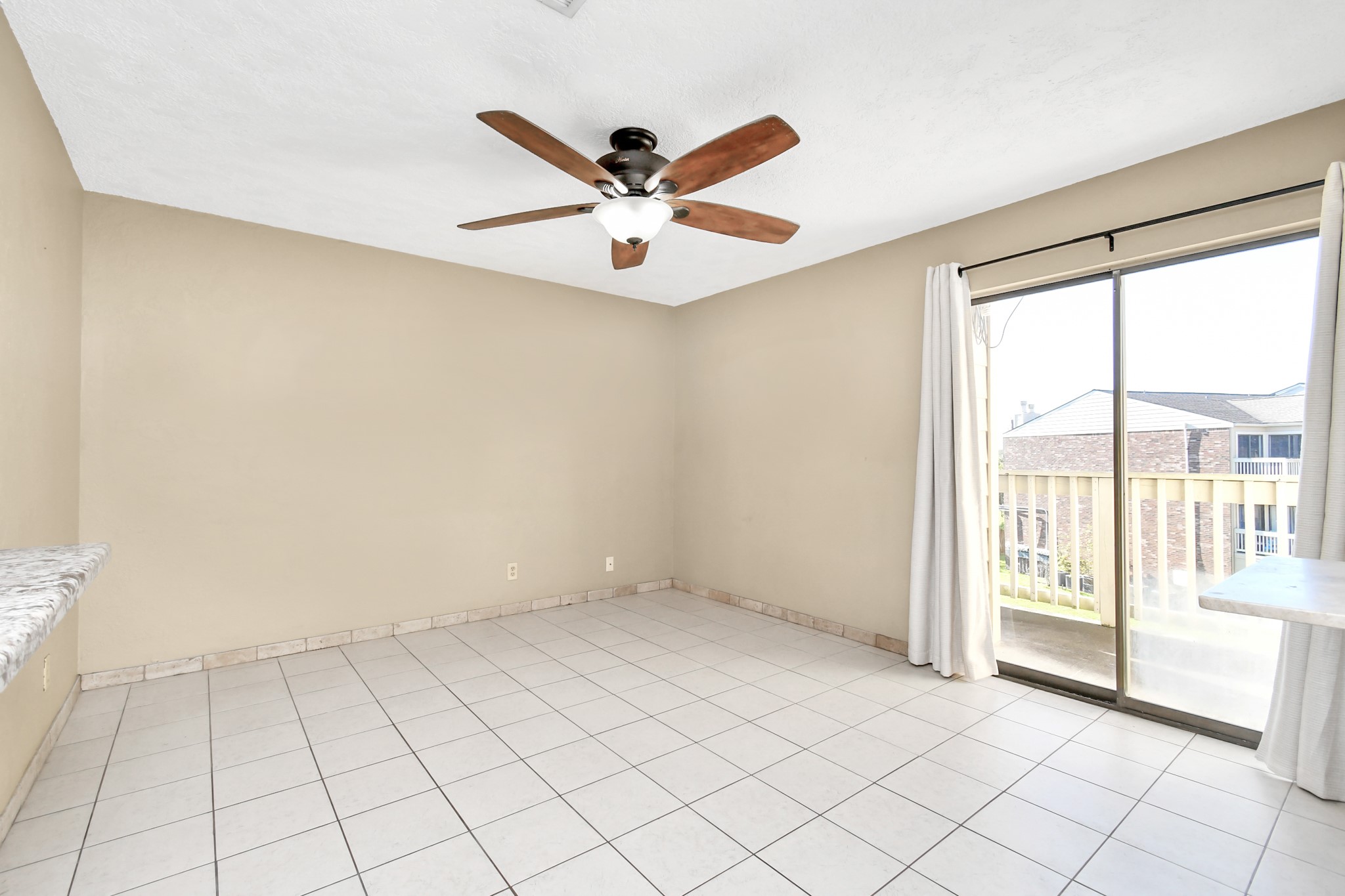 2501 Gulf Freeway, #250D, Dickinson, TX 77539