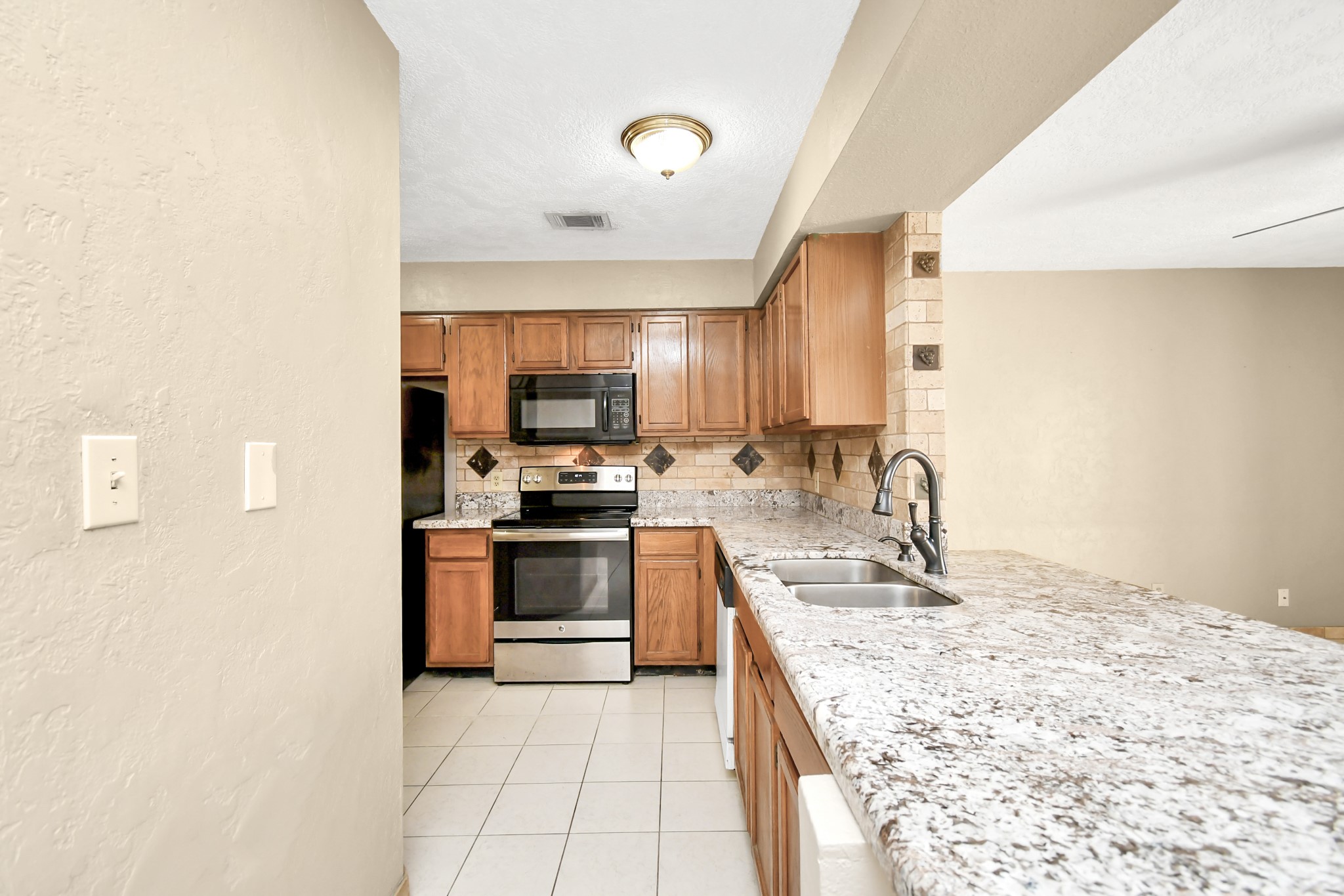 2501 Gulf Freeway, #250D, Dickinson, TX 77539