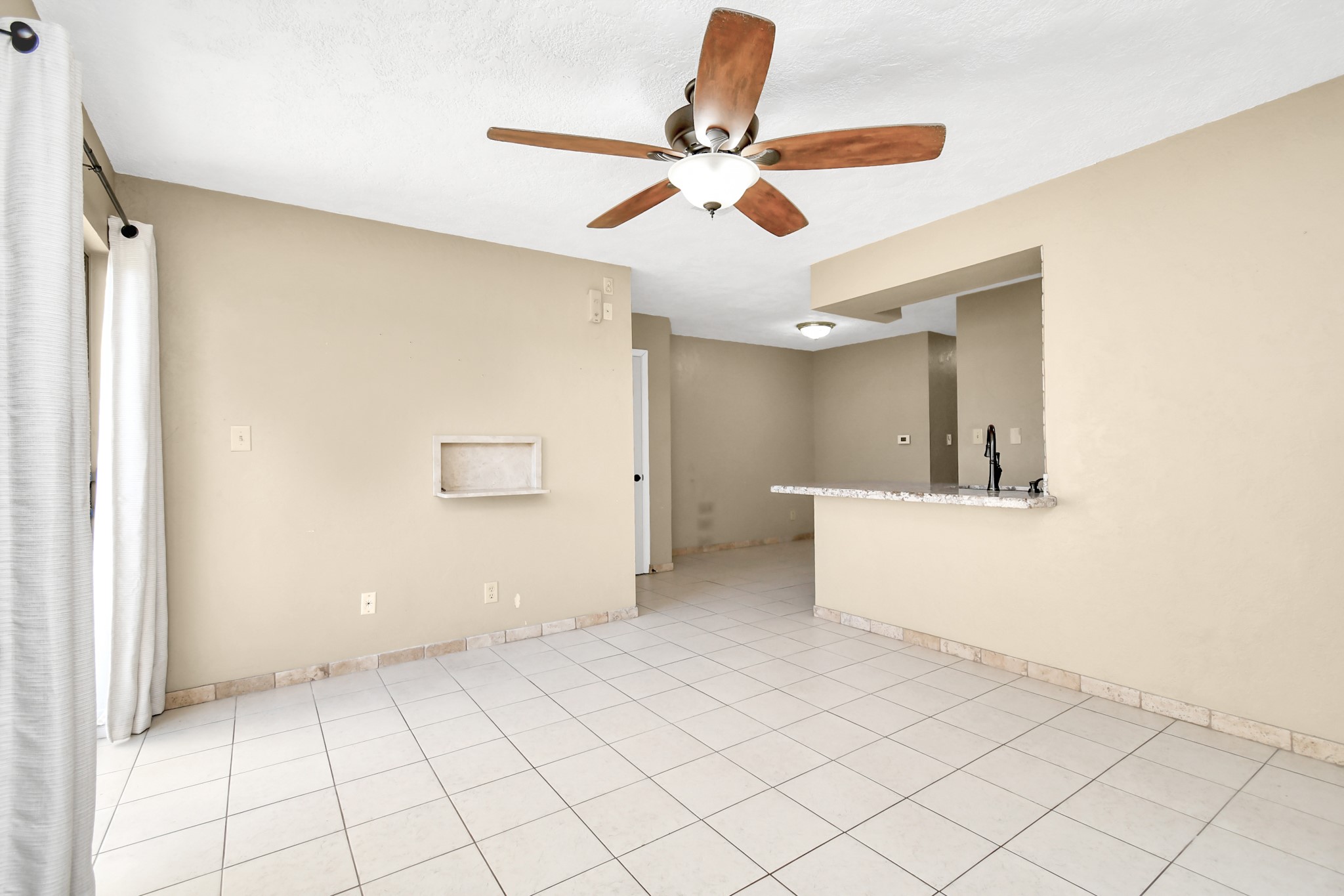2501 Gulf Freeway, #250D, Dickinson, TX 77539