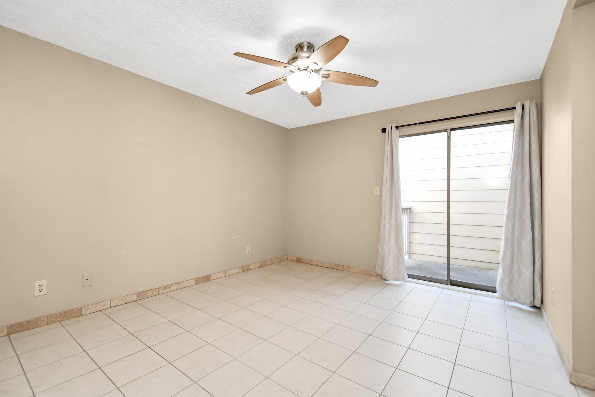 2501 Gulf Freeway, #250D, Dickinson, TX 77539