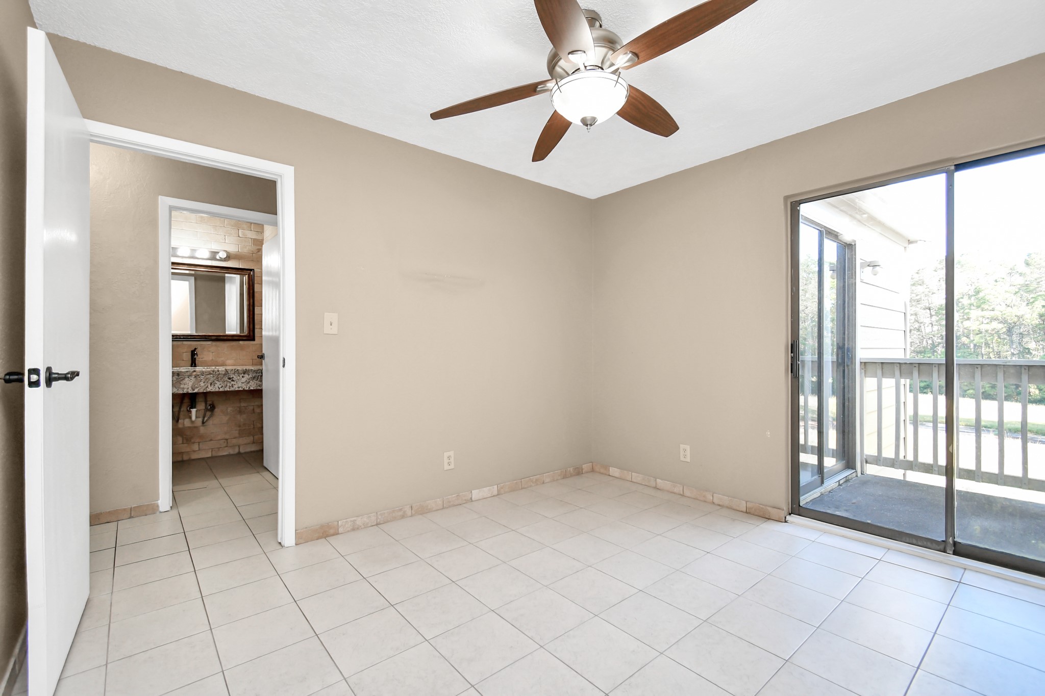 2501 Gulf Freeway, #250D, Dickinson, TX 77539