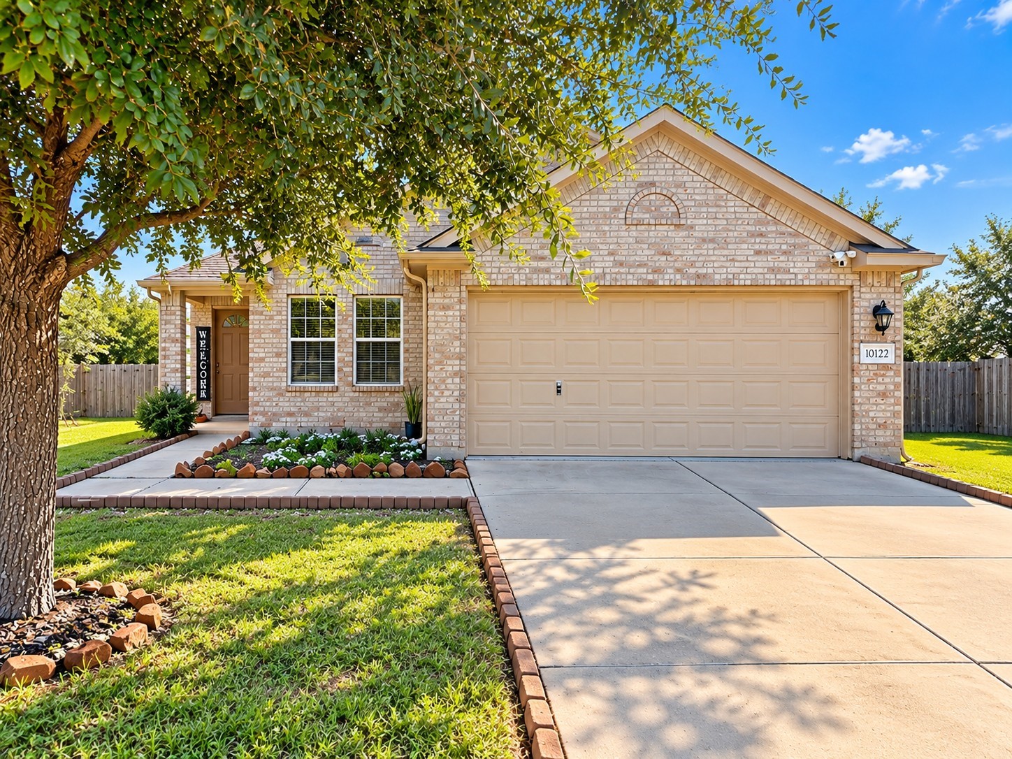 10122 Mariposa Stream Court, Houston, TX 77044