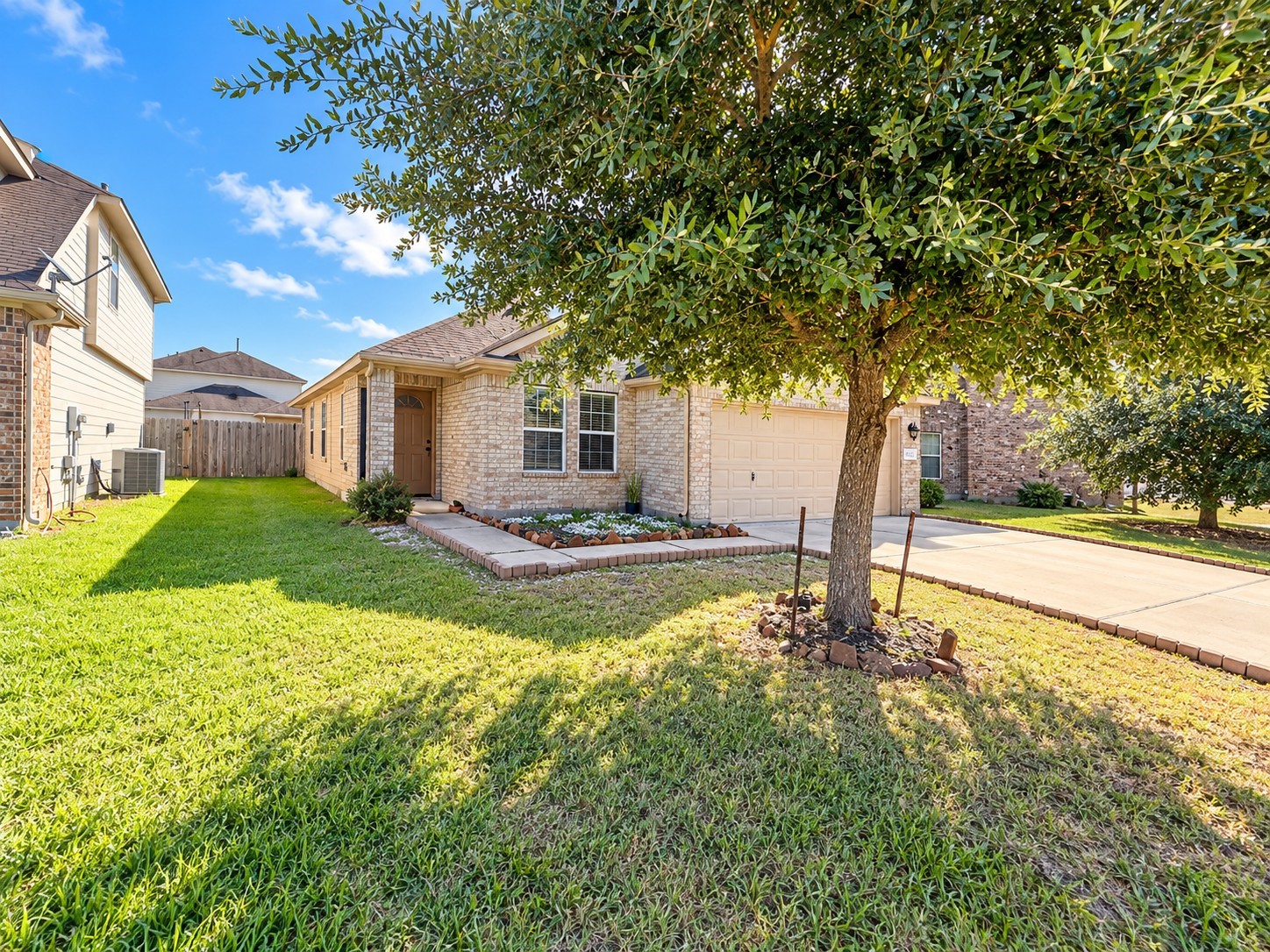 10122 Mariposa Stream Court, Houston, TX 77044
