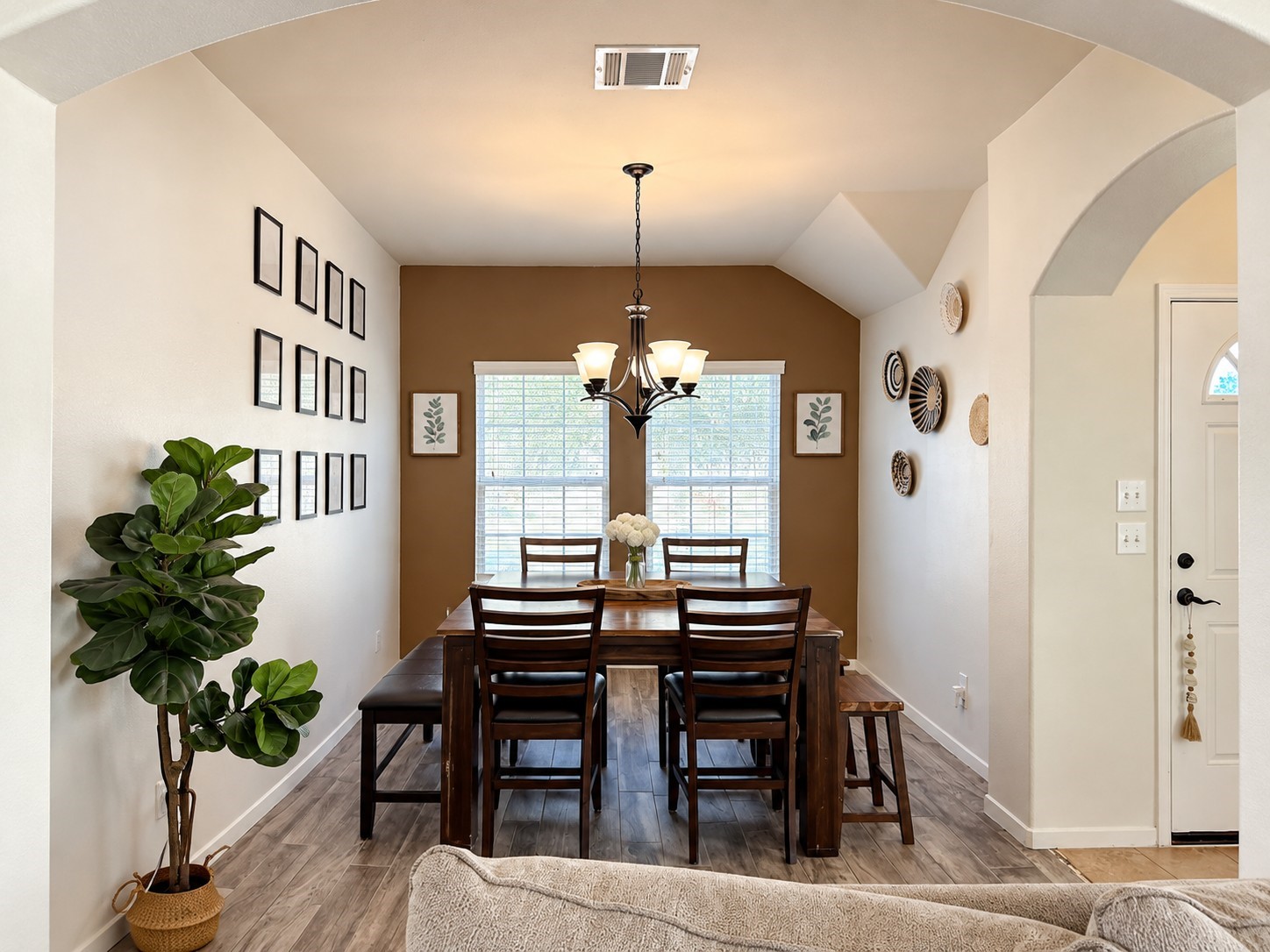 10122 Mariposa Stream Court, Houston, TX 77044