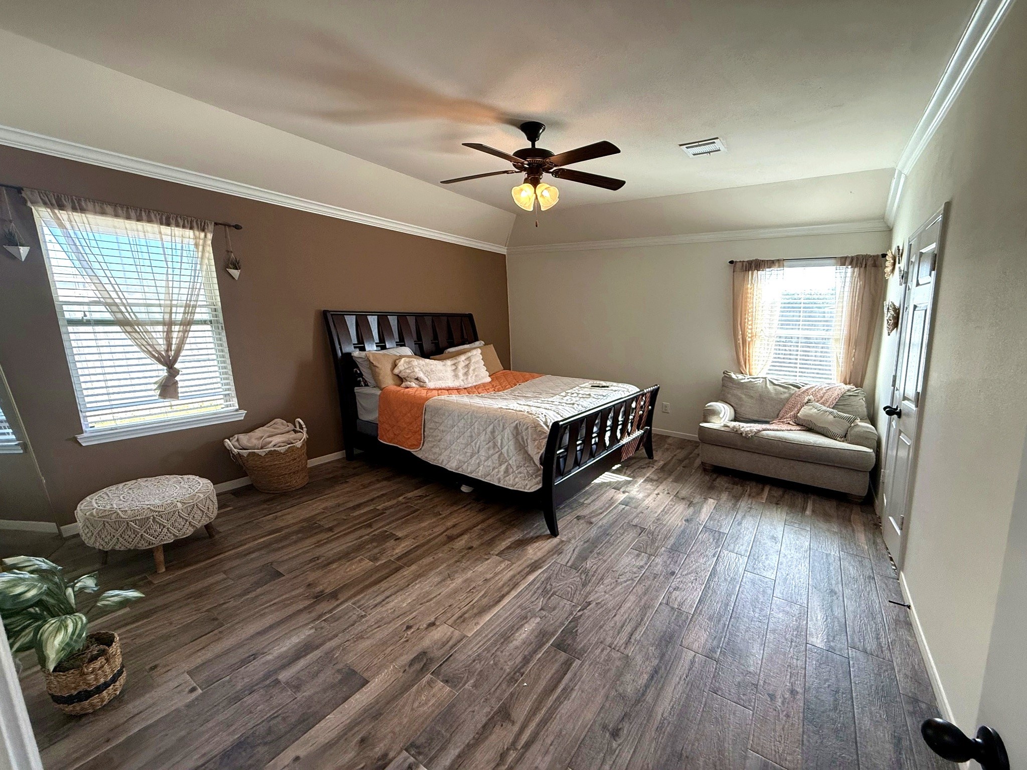 10122 Mariposa Stream Court, Houston, TX 77044