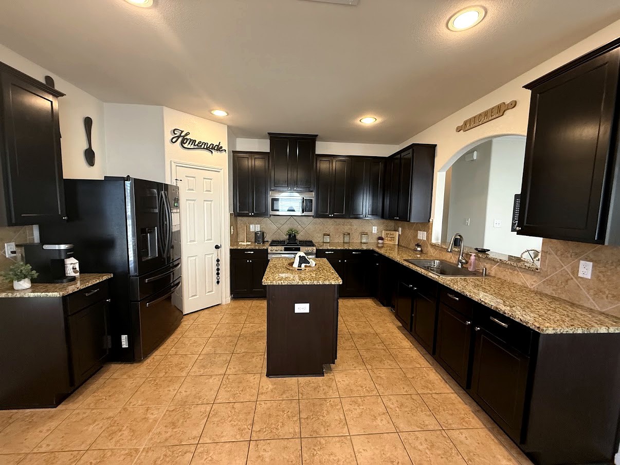 10122 Mariposa Stream Court, Houston, TX 77044