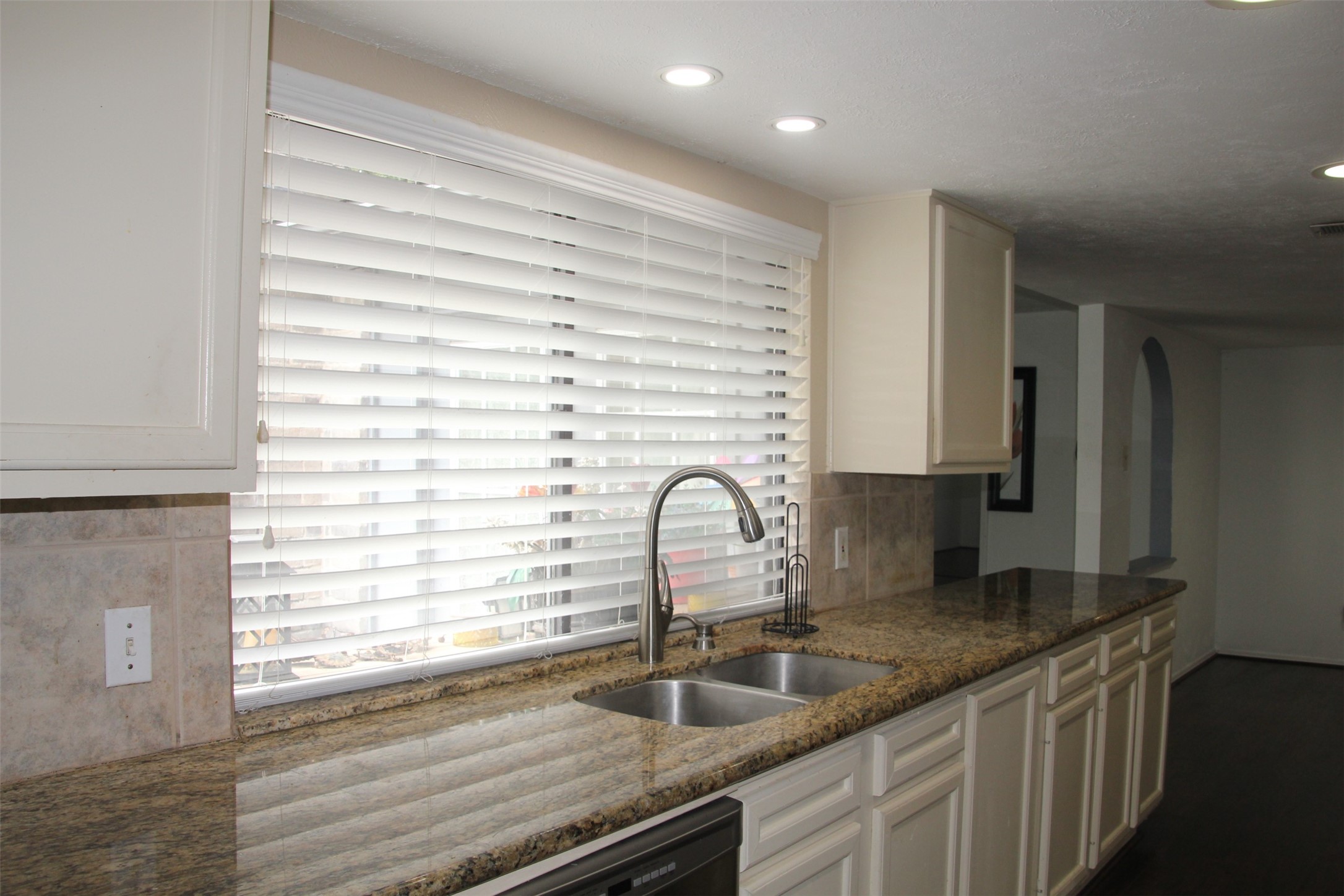3035 Meadowview Dr Corner, Missouri City, TX 77459