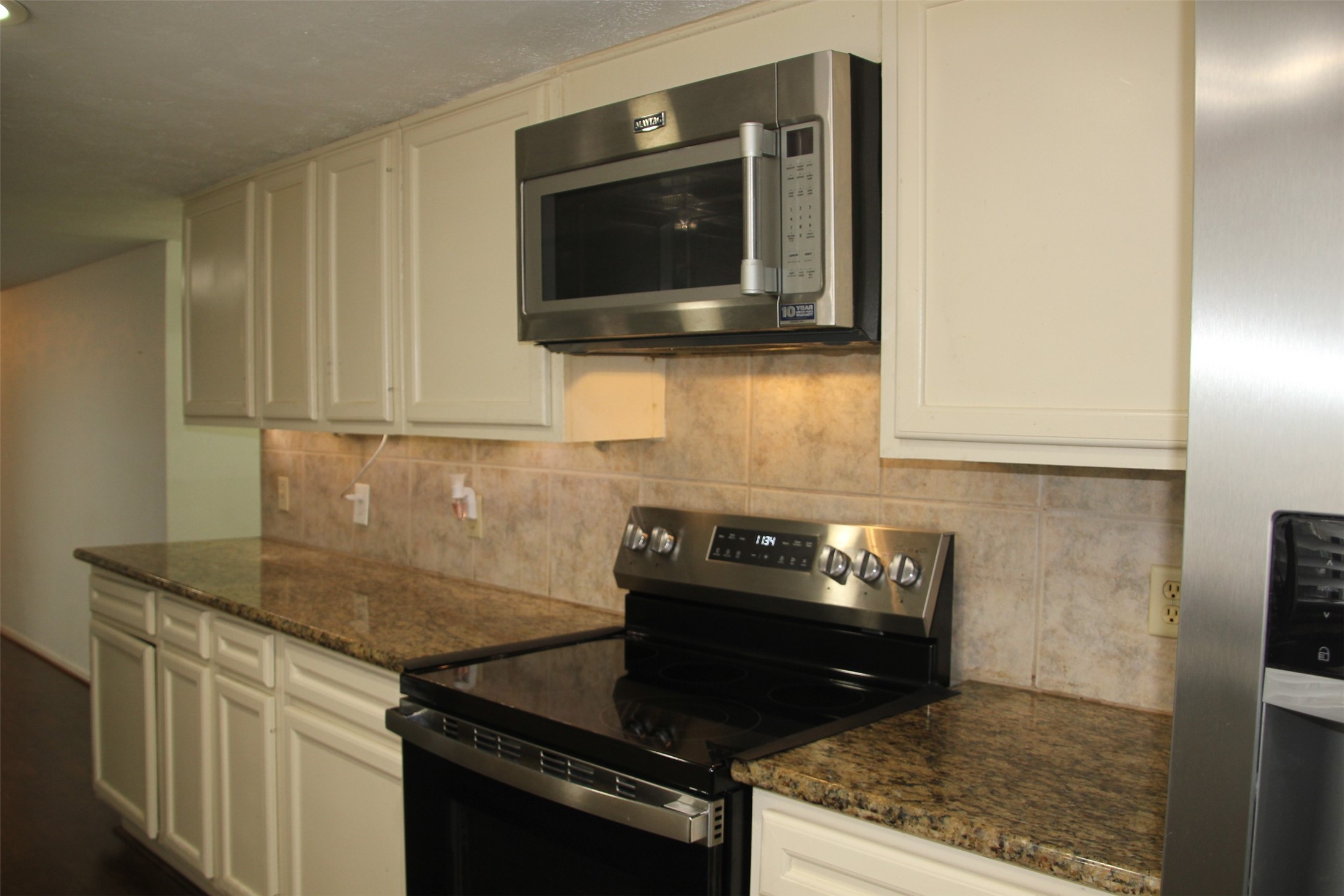 3035 Meadowview Dr Corner, Missouri City, TX 77459