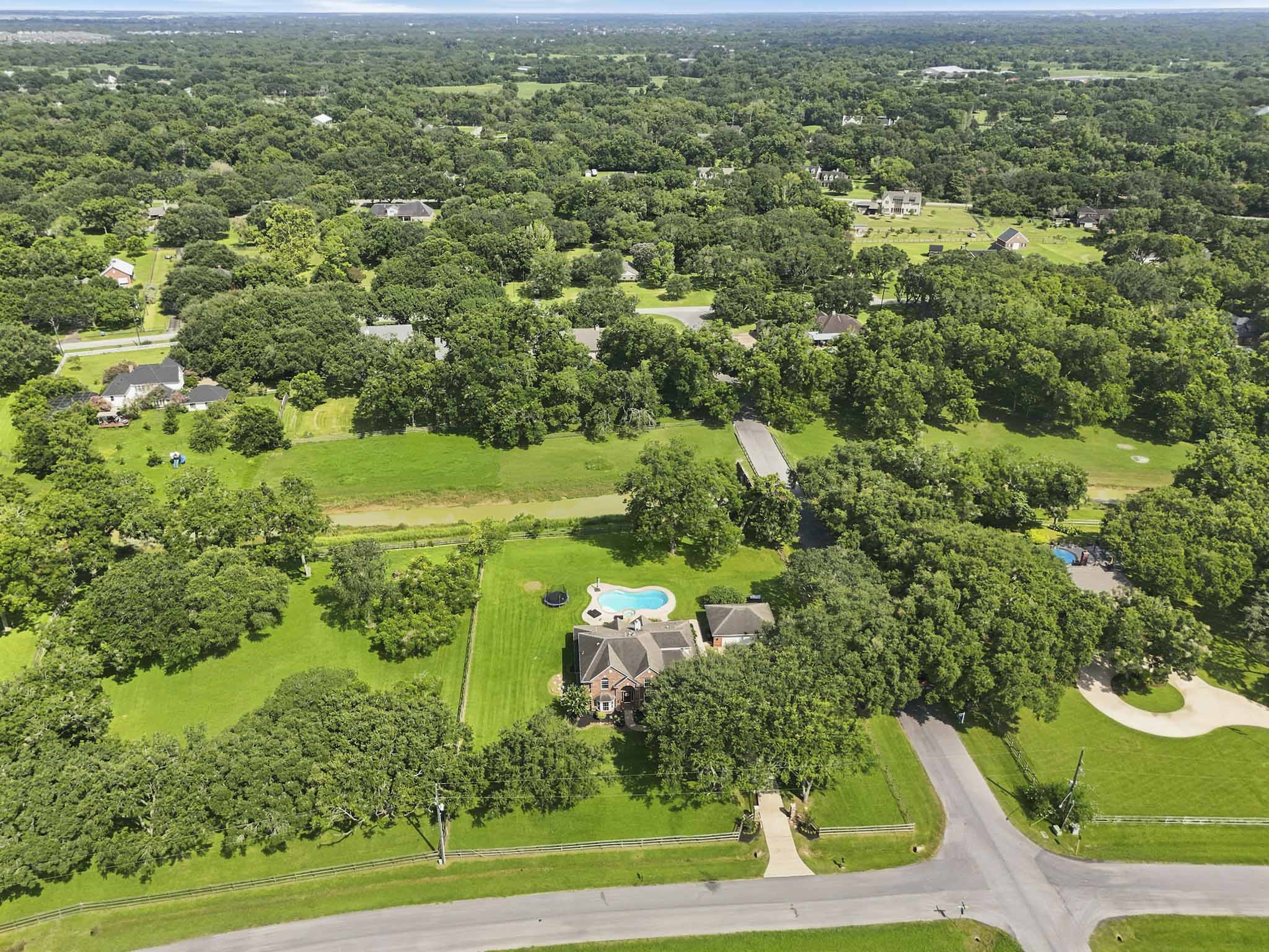 Peaceful country-style setting with convenient access to shopping, dining, and commuter routes. Peaceful country-style setting with convenient access to shopping, dining, and commuter routes.