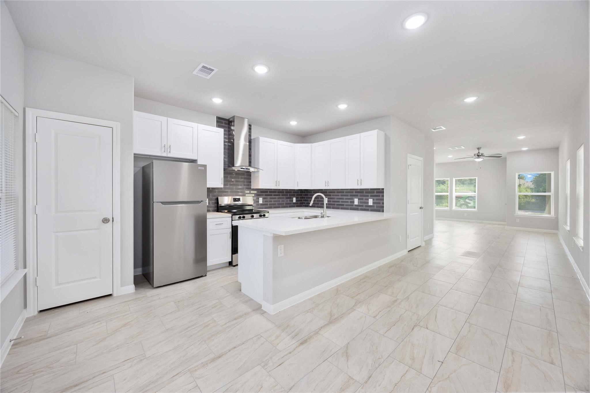 7987 Chateau Street, #B, Houston, TX 77028