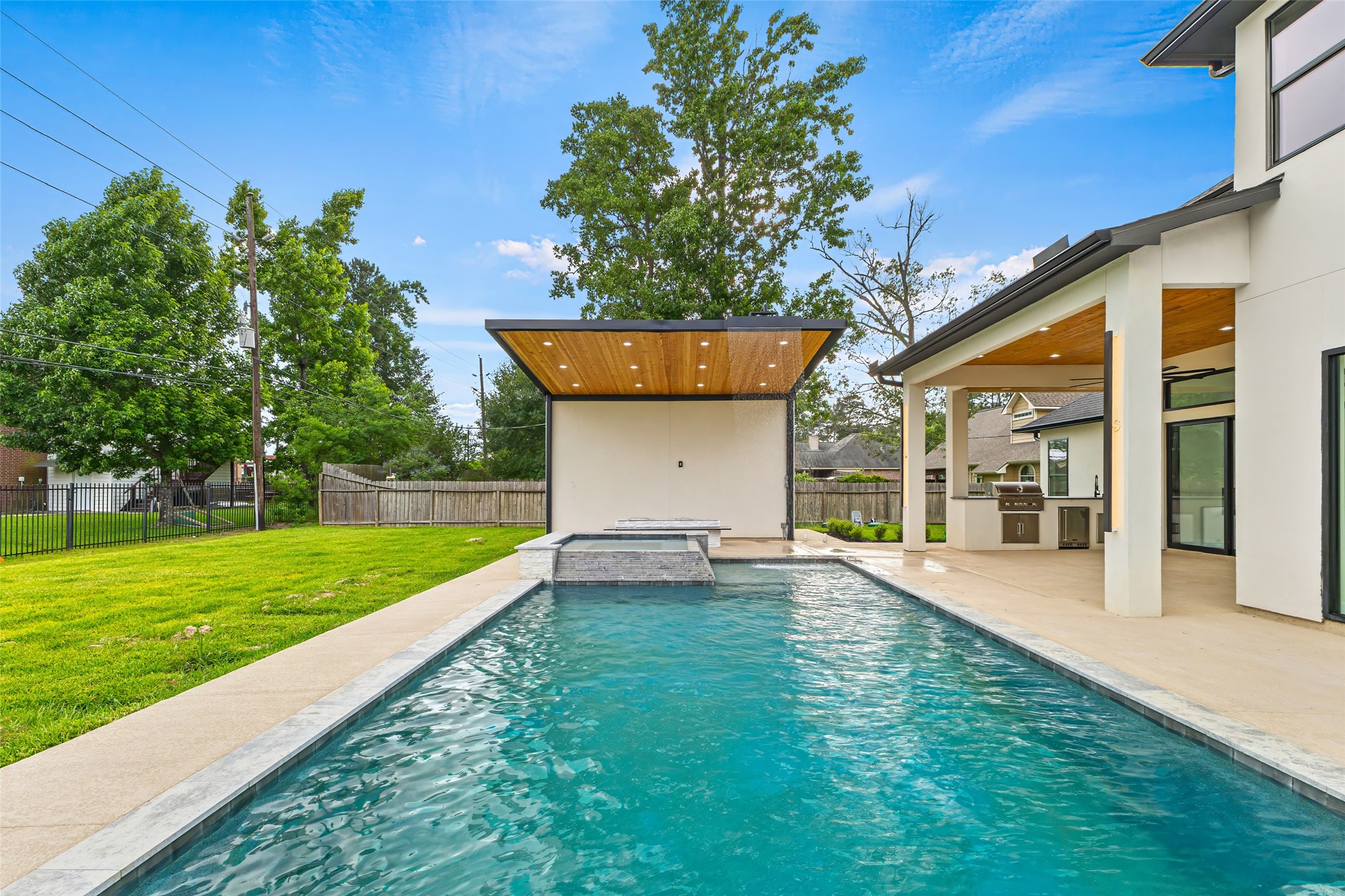 5907 Weisinger Dr, Magnolia, TX 77354