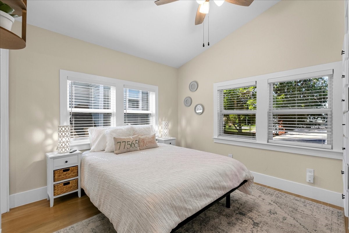 1005 Bryan Avenue, Seabrook, TX 77586