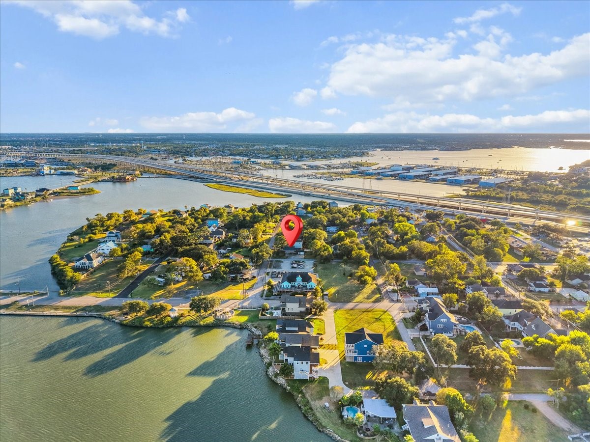 1005 Bryan Avenue, Seabrook, TX 77586