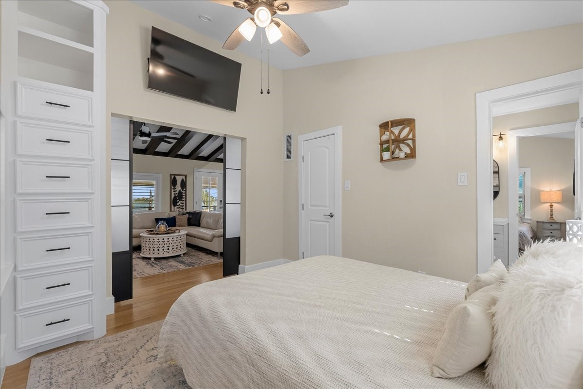 1005 Bryan Avenue, Seabrook, TX 77586