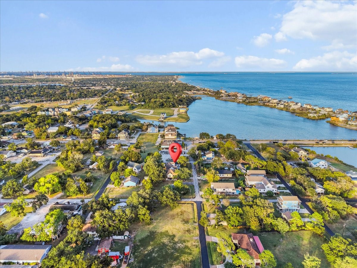 1005 Bryan Avenue, Seabrook, TX 77586