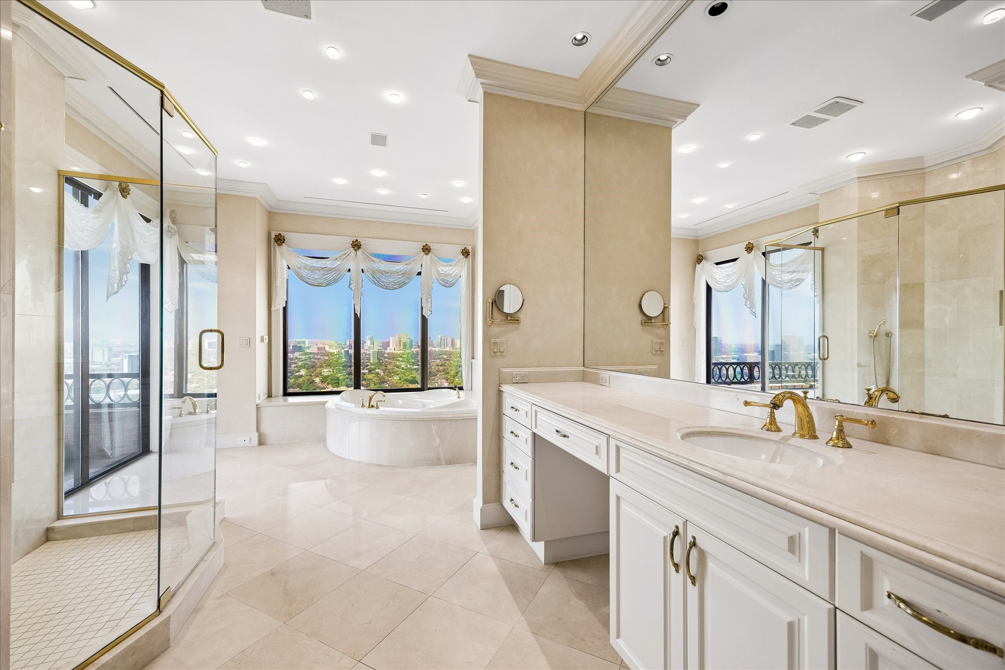 2121 Kirby Drive, #26S, Houston, TX 77019