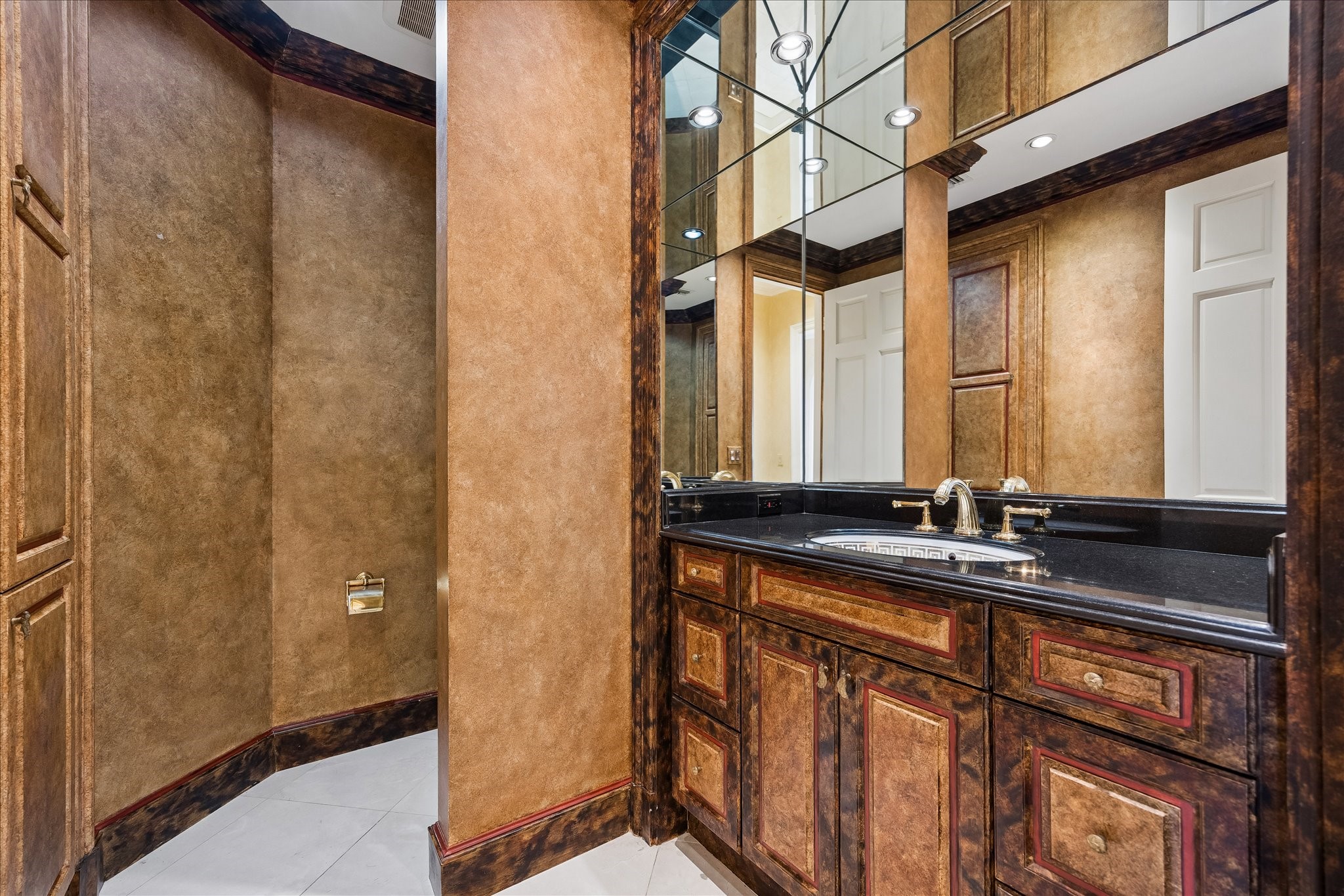 2121 Kirby Drive, #26S, Houston, TX 77019