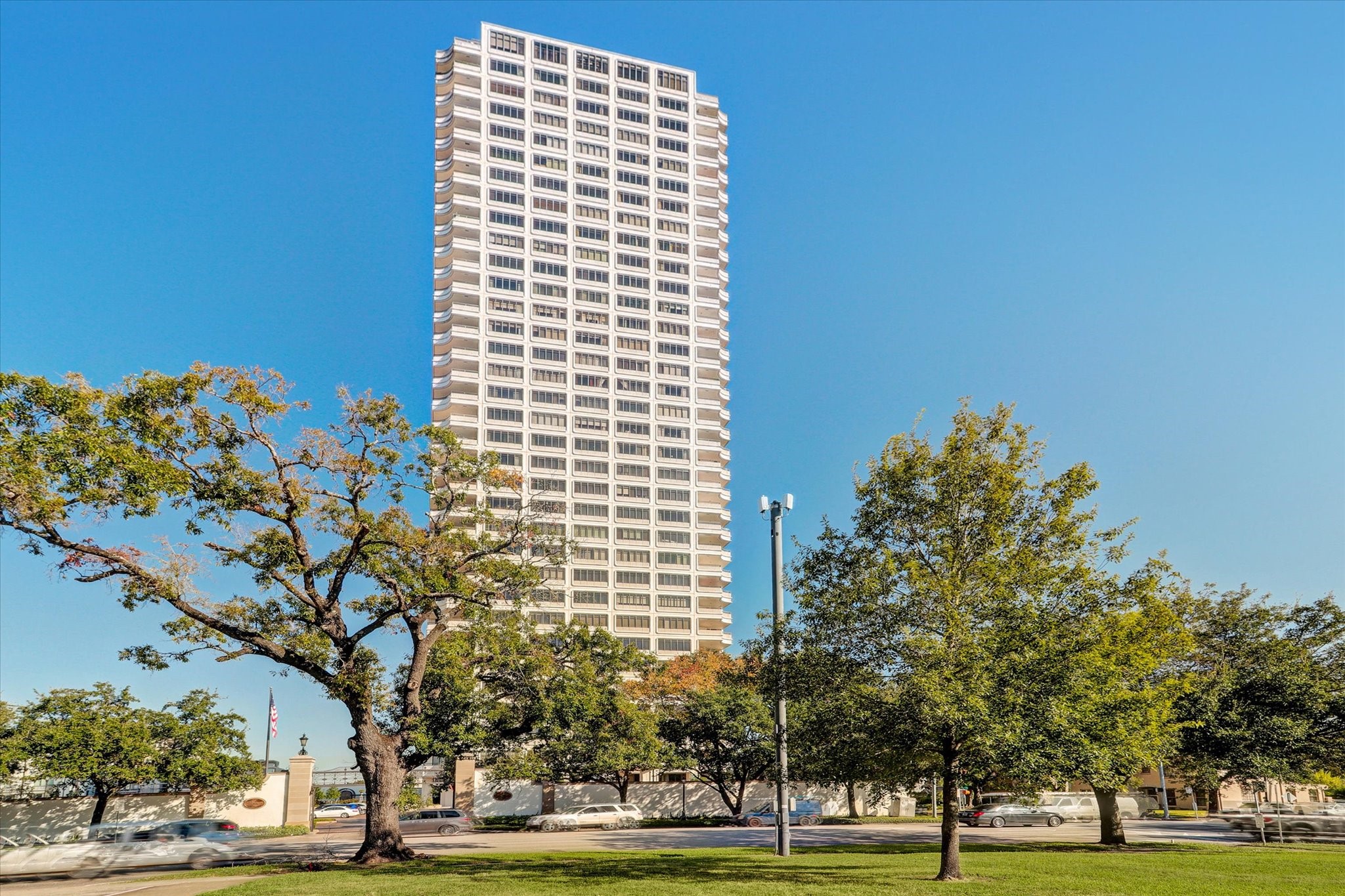 2121 Kirby Drive, #26S, Houston, TX 77019