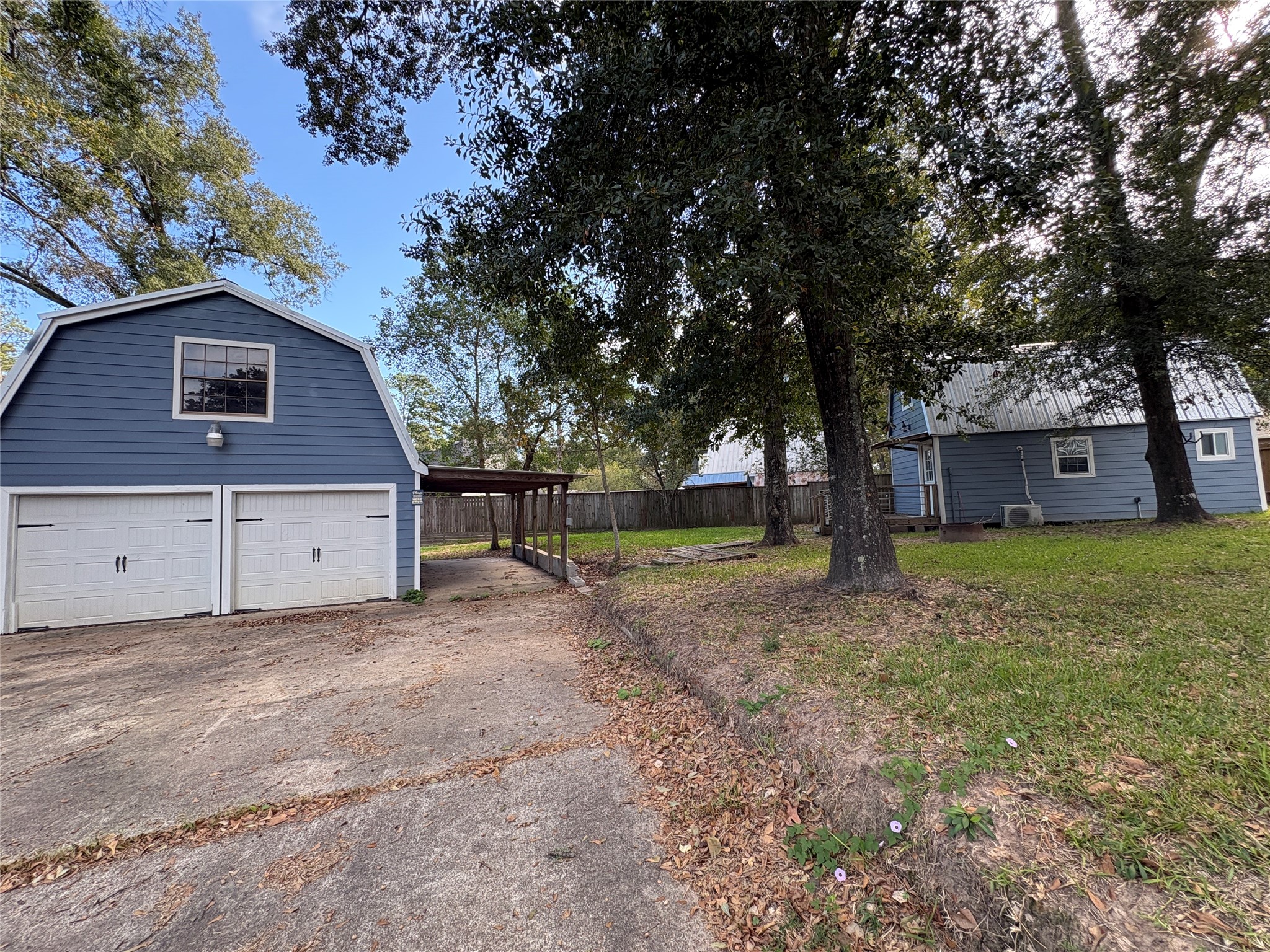 15612 Navajo Trail Street, #B, Willis, TX 77378