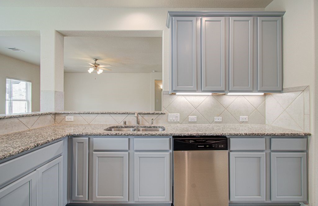 309 Burgundy Drive, Alvin, TX 77511