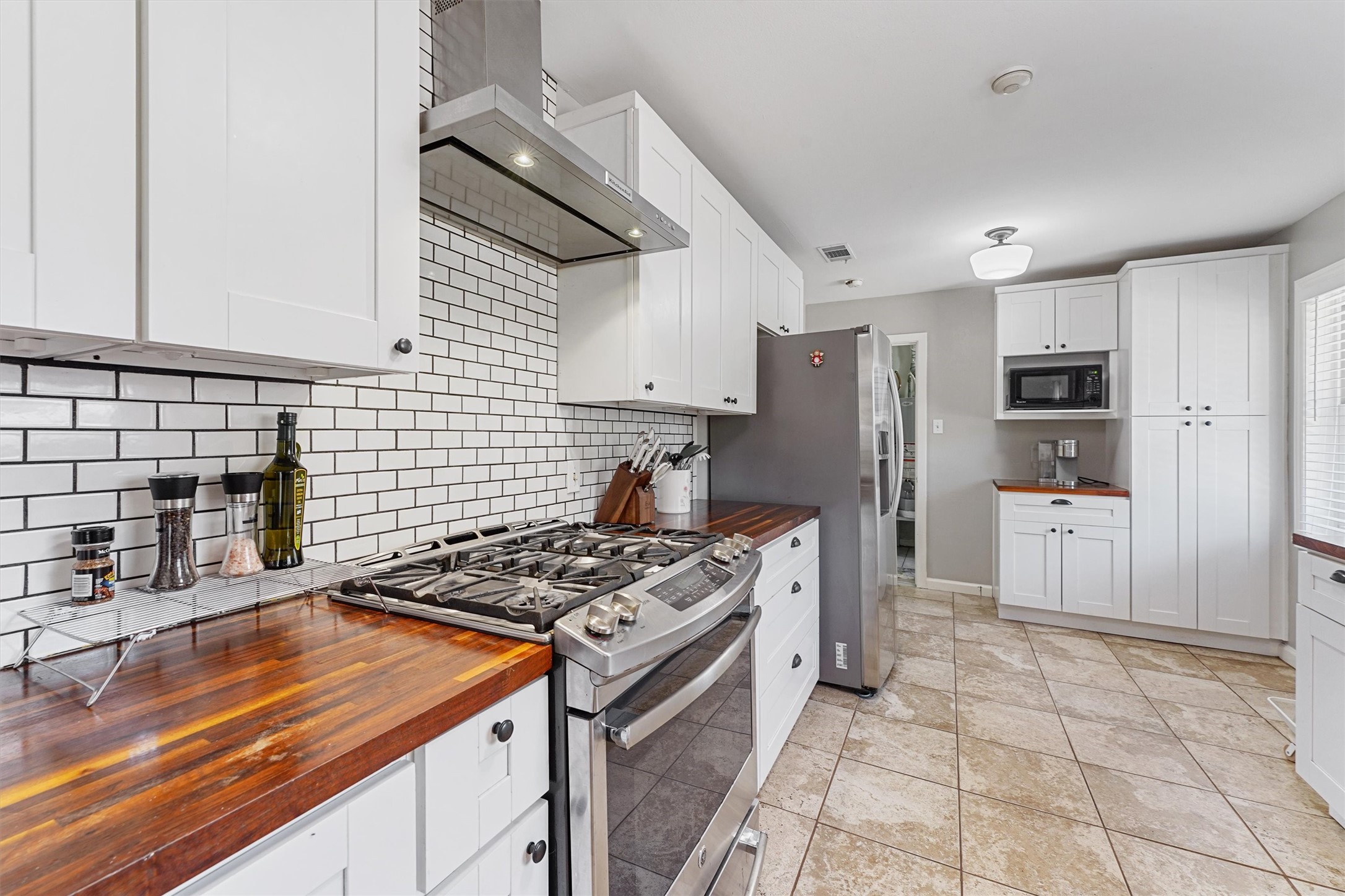 9622 Fairdale Lane, Houston, TX 77063