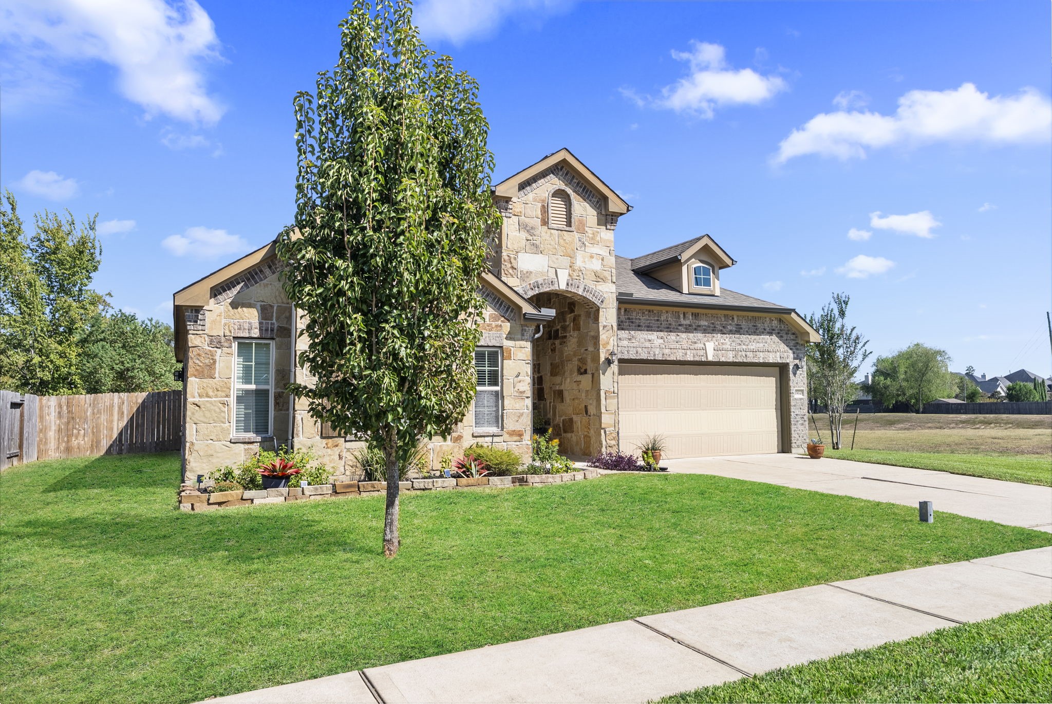 19610 Crystal Ivy Lane, Spring, TX 77388 19610 Crystal Ivy Lane, Spring, TX 77388