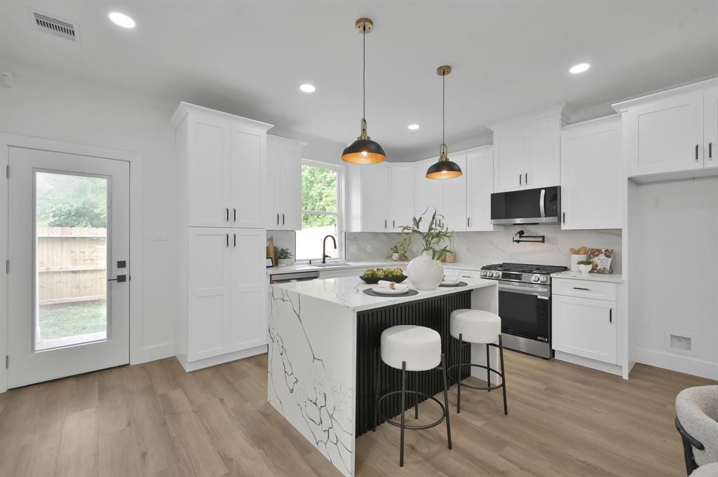 3334 Francis Street, #B, Houston, TX 77004