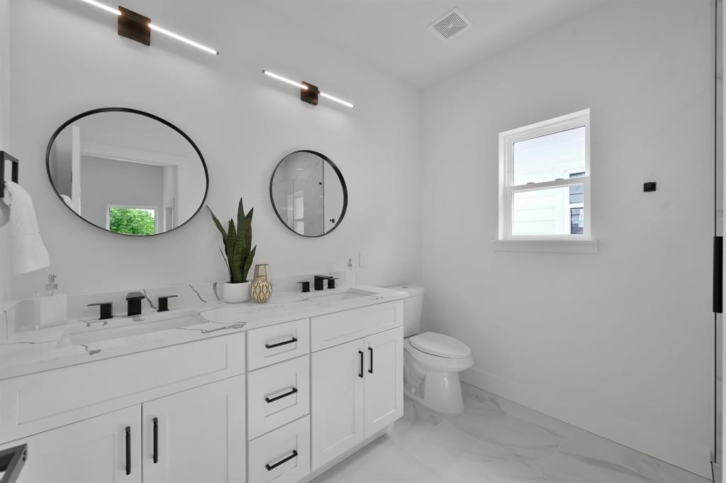 3334 Francis Street, #B, Houston, TX 77004