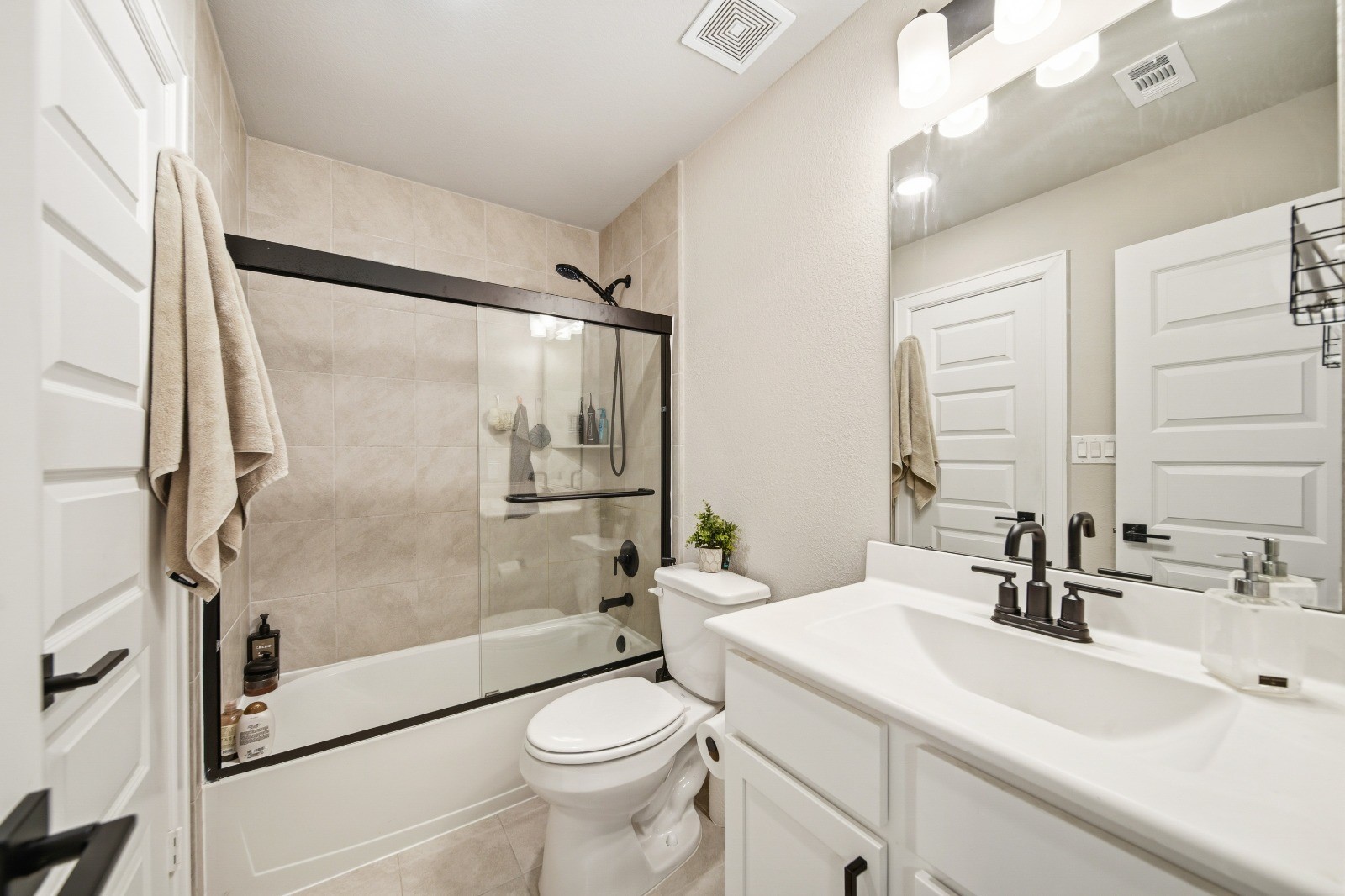 702 Hooks Trail, League City, TX 77573