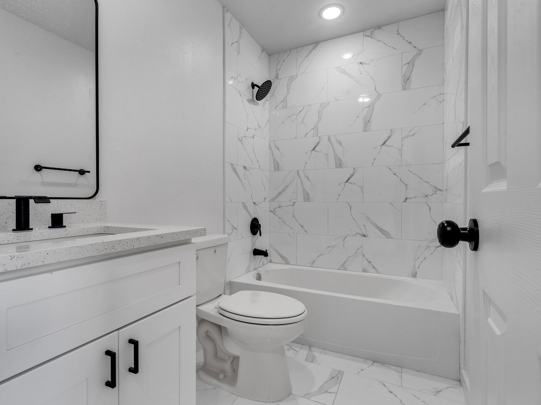 4824 baton rouge, #B, Houston, TX 77028