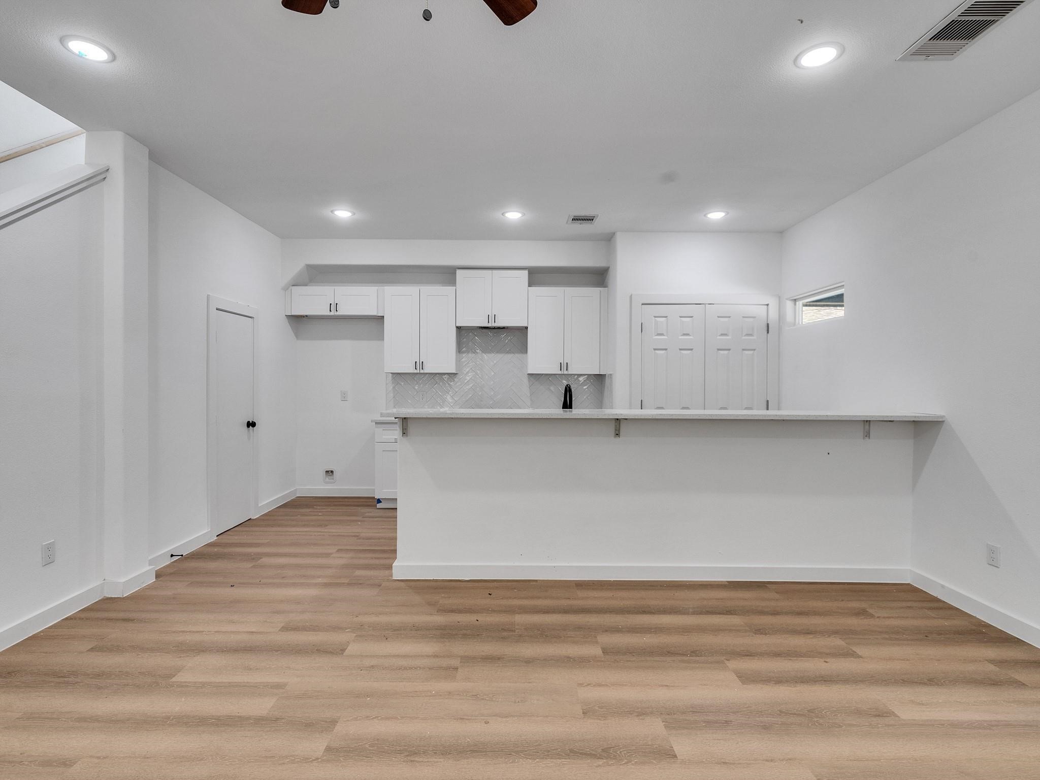 4824 baton rouge, #B, Houston, TX 77028 4824 baton rouge, #B, Houston, TX 77028