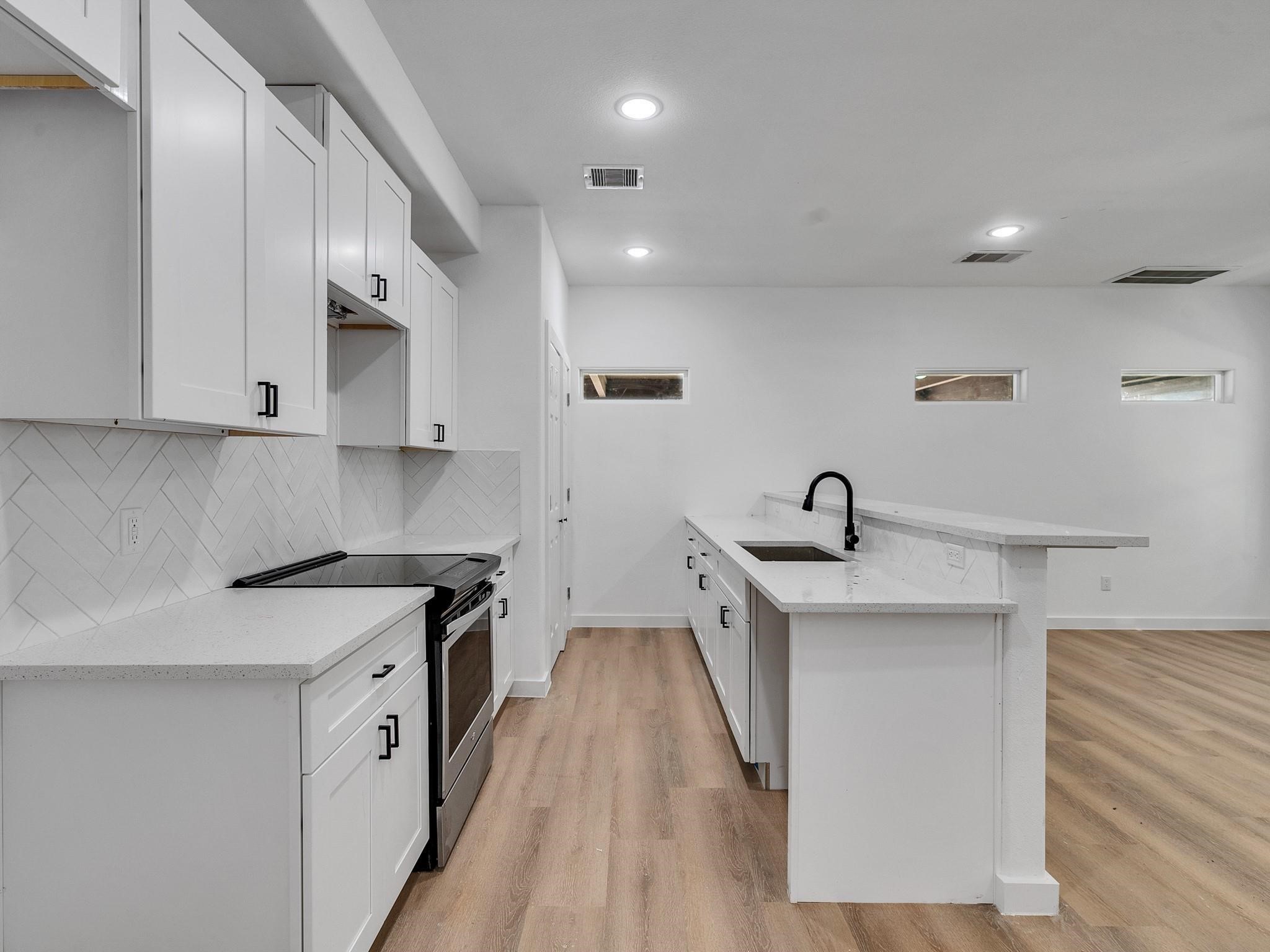 4824 baton rouge, #B, Houston, TX 77028 4824 baton rouge, #B, Houston, TX 77028