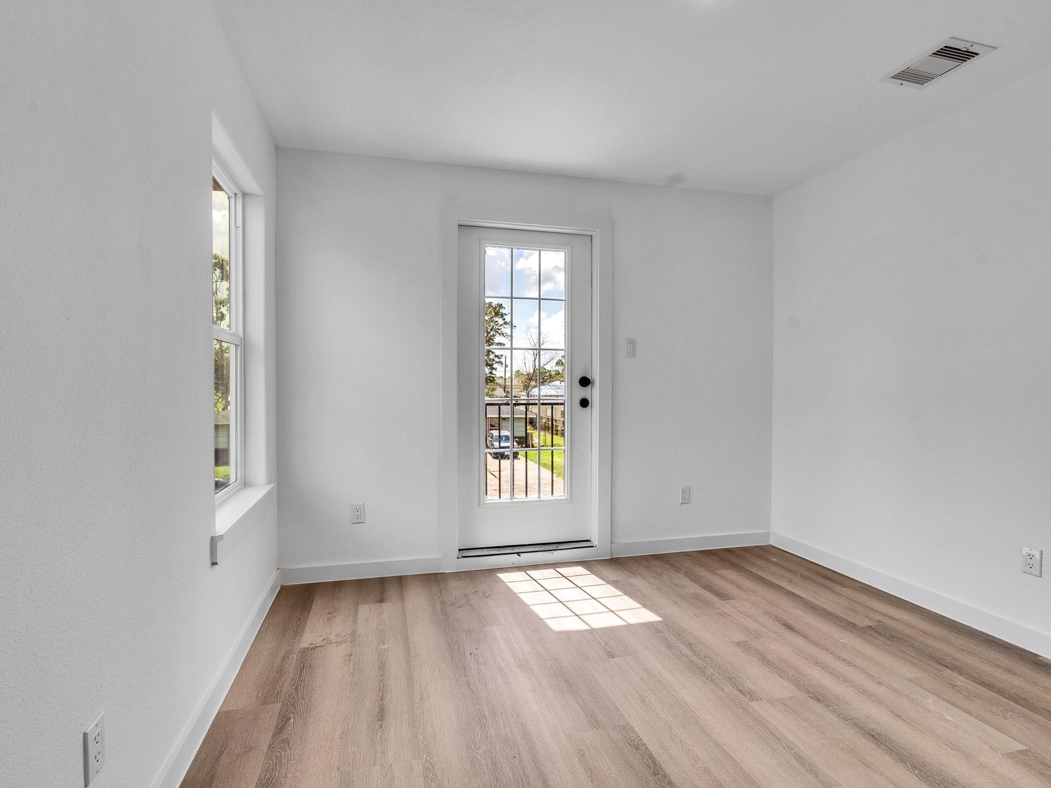 4824 baton rouge, #B, Houston, TX 77028 4824 baton rouge, #B, Houston, TX 77028