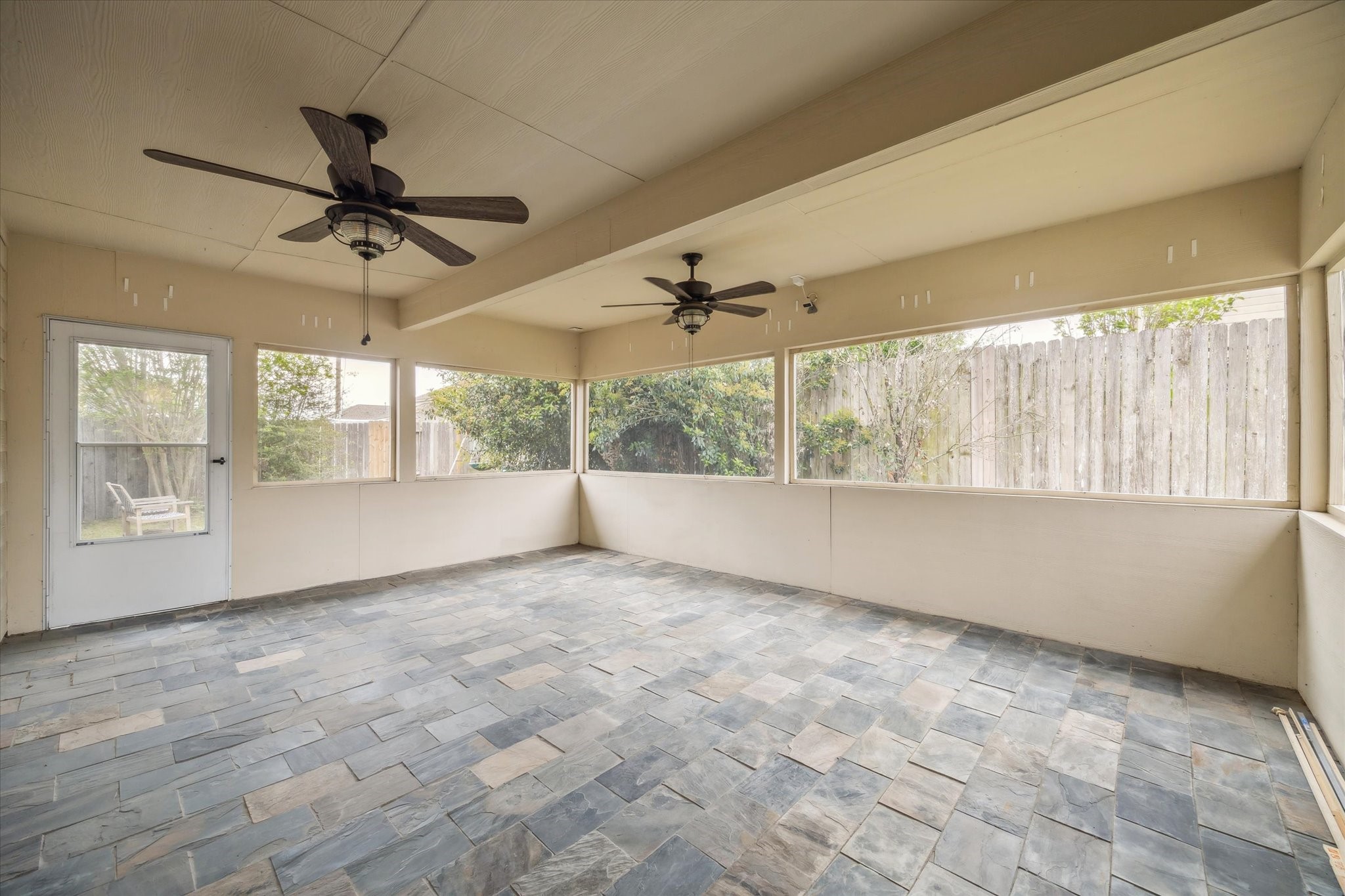 9842 Lynette Falls Drive, Houston, TX 77095