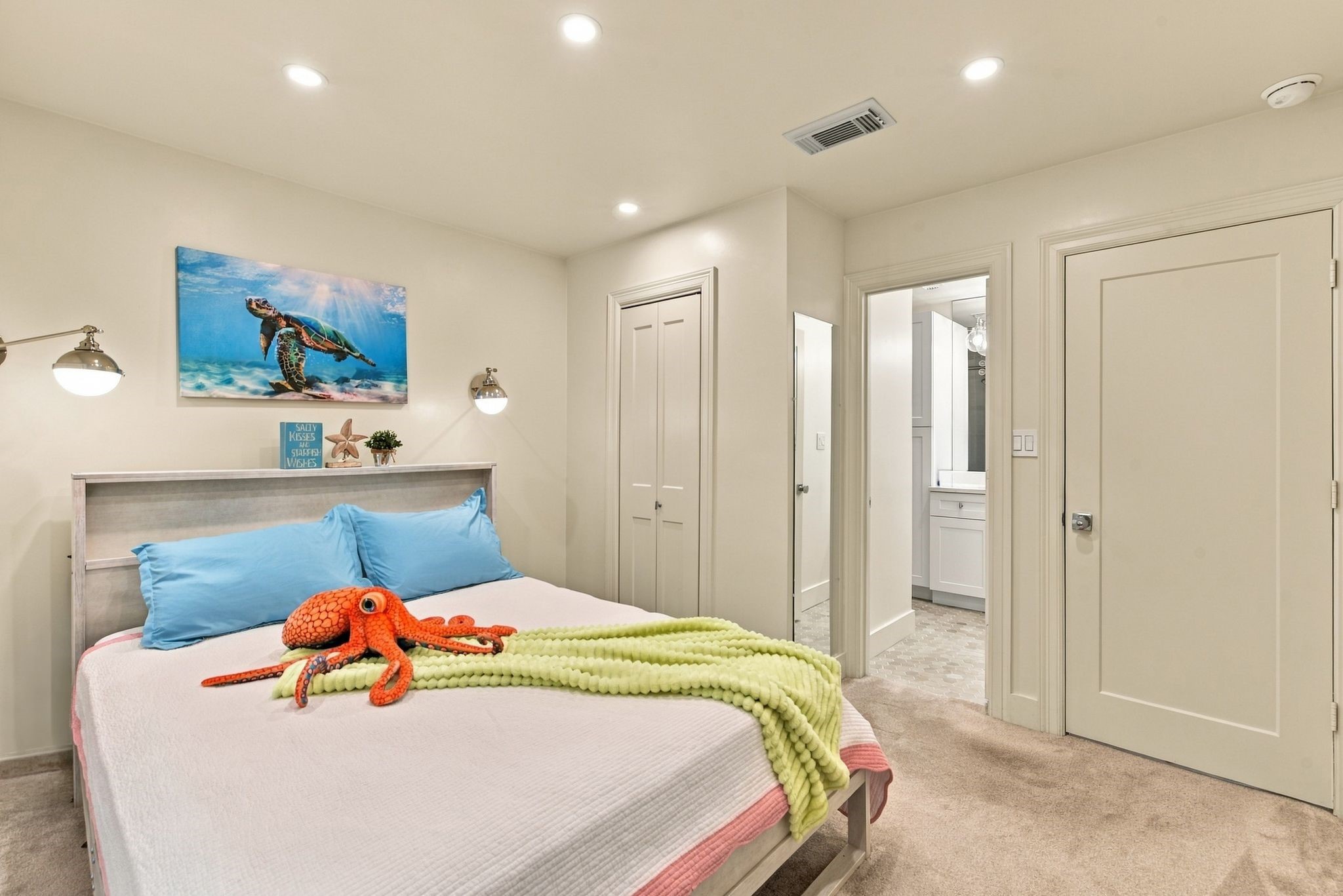 The secondary bedroom is also located on the first floor and is an en suite.