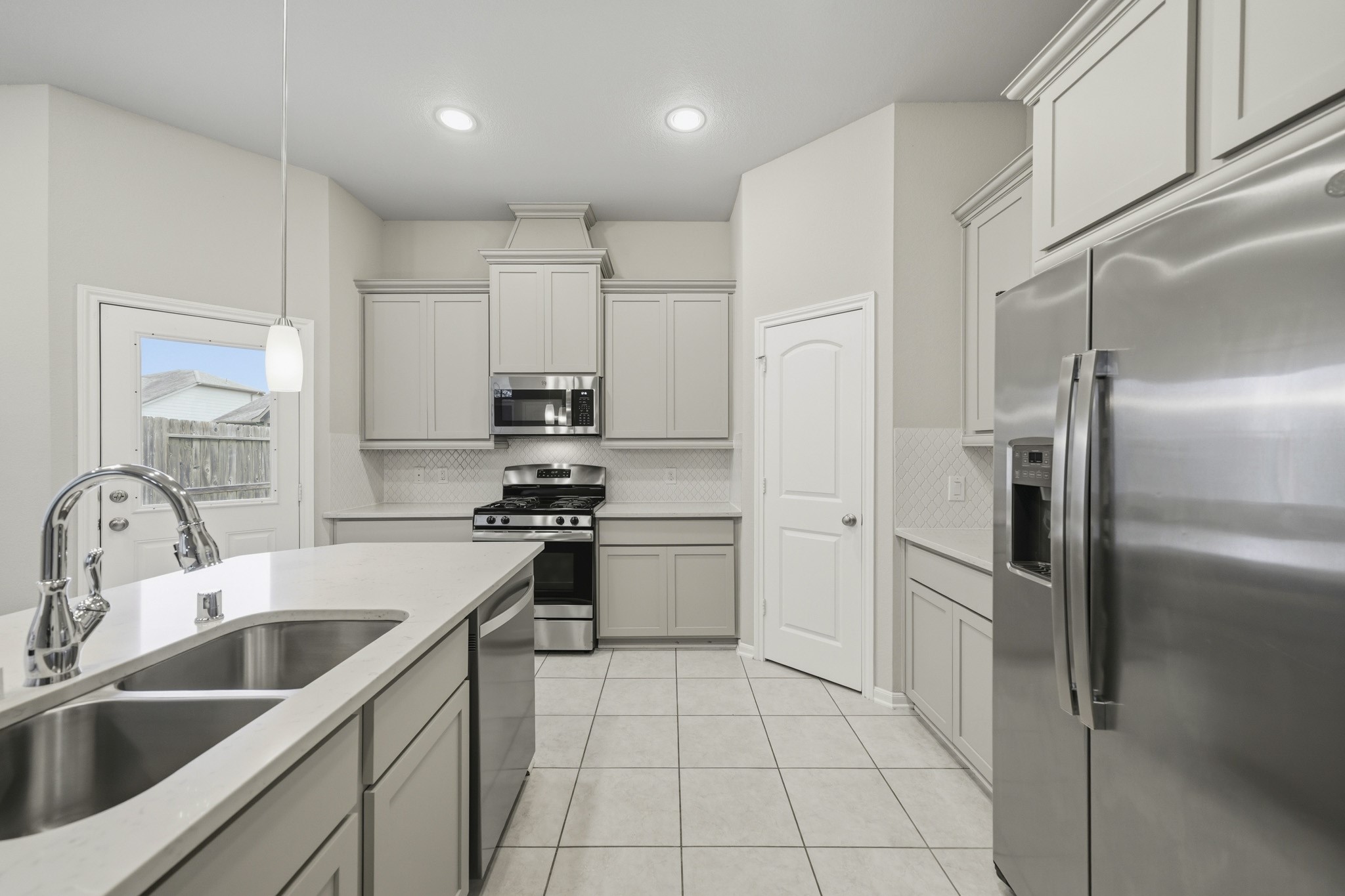 8734 Laurel Crest Drive, Missouri City, TX 77459