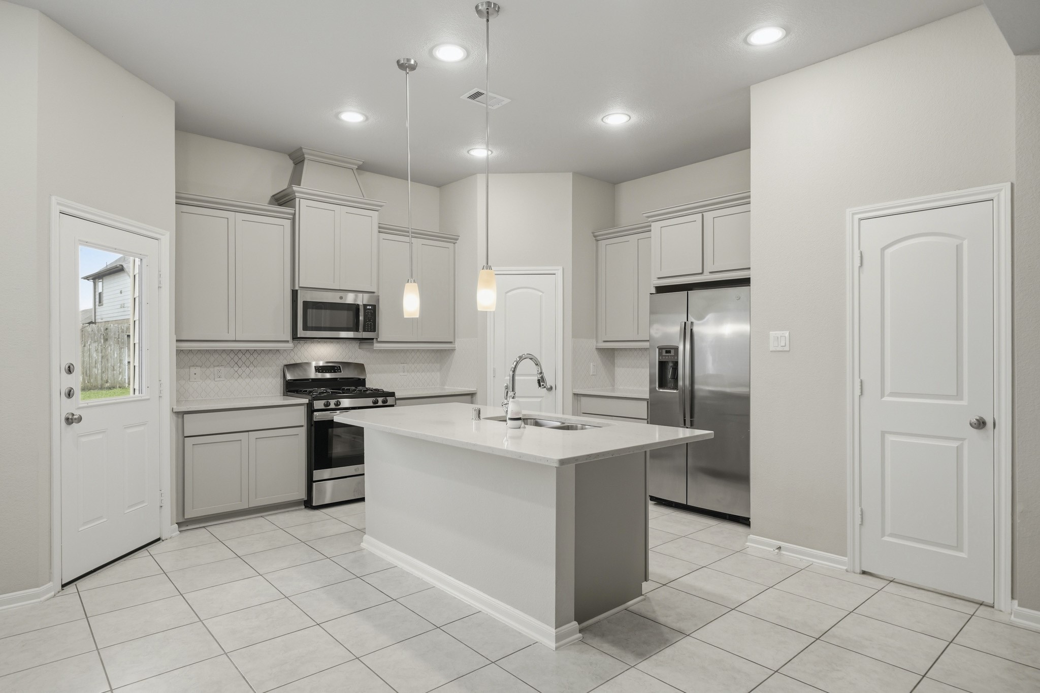 8734 Laurel Crest Drive, Missouri City, TX 77459