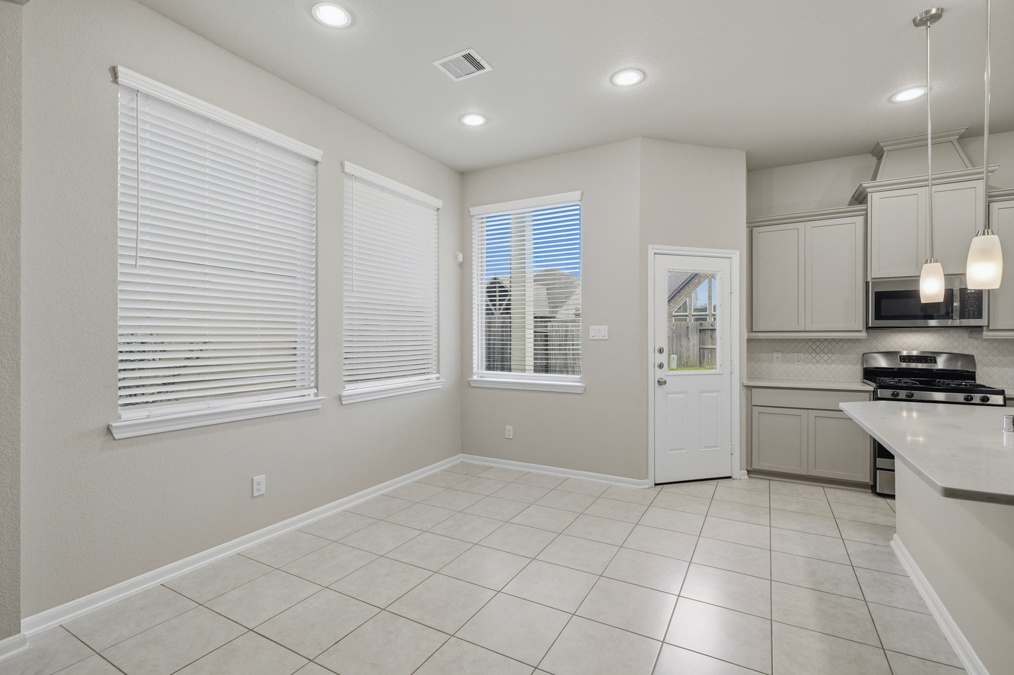 8734 Laurel Crest Drive, Missouri City, TX 77459