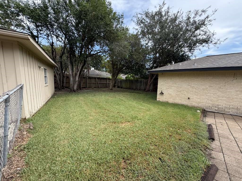 5850 Paisley Street, Houston, TX 77096