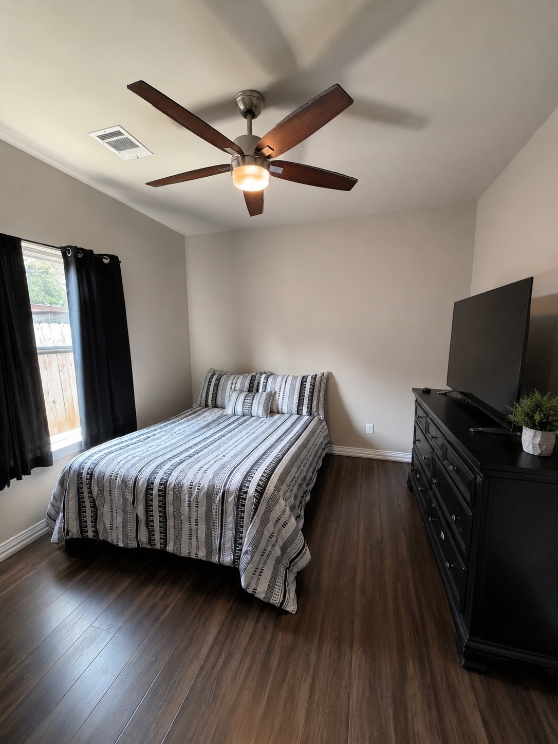 8150 Sharondale Drive, Houston, TX 77033