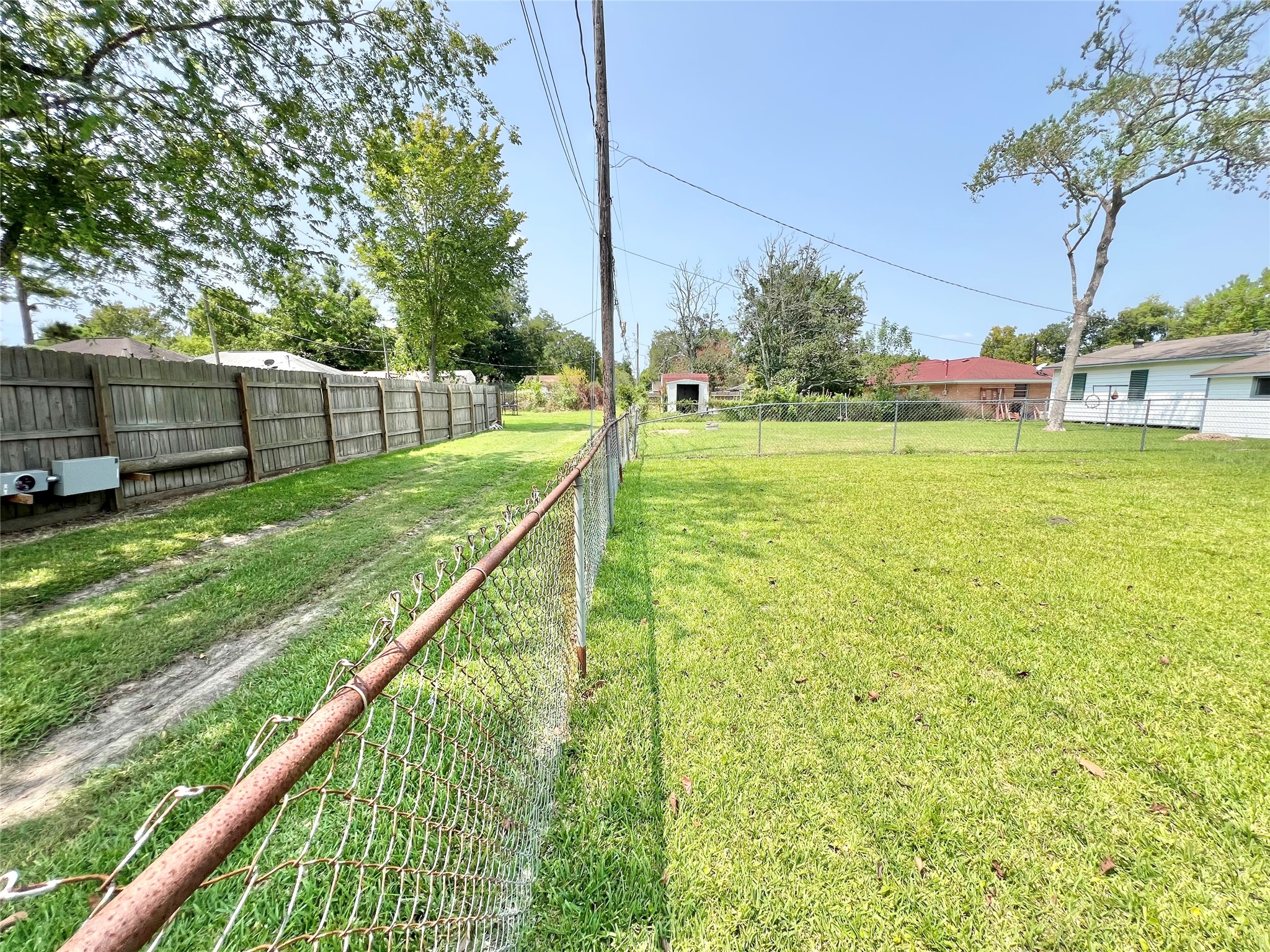 Note the alley access from behind the home too.