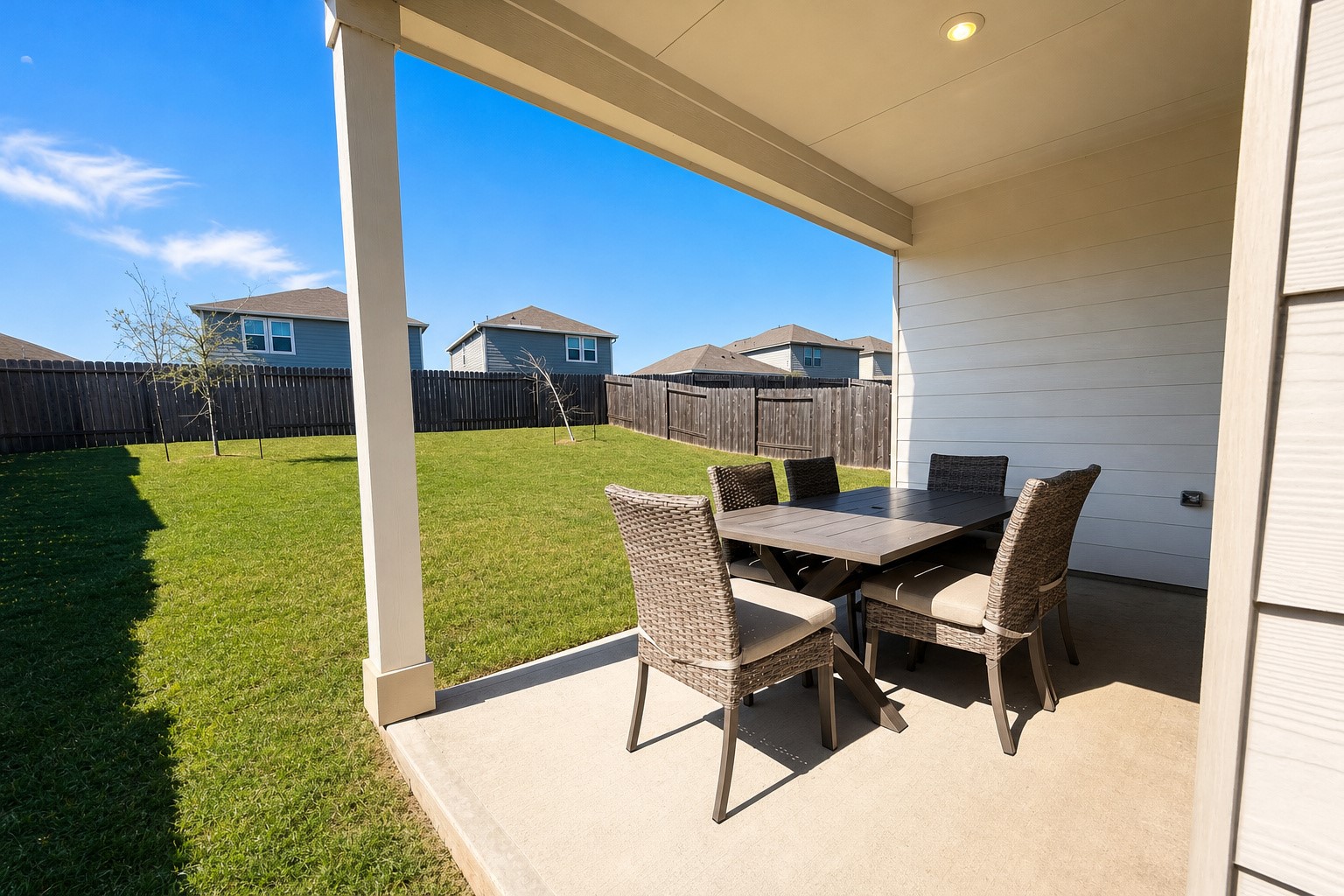 718 Amesbury Road, Conroe, TX 77316