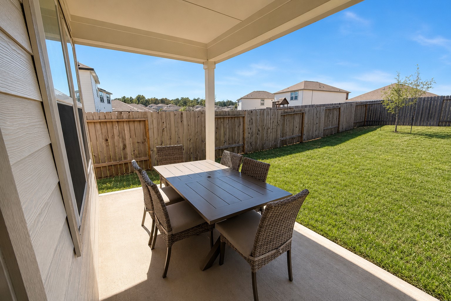 718 Amesbury Road, Conroe, TX 77316