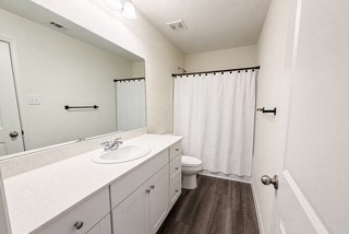718 Amesbury Road, Conroe, TX 77316