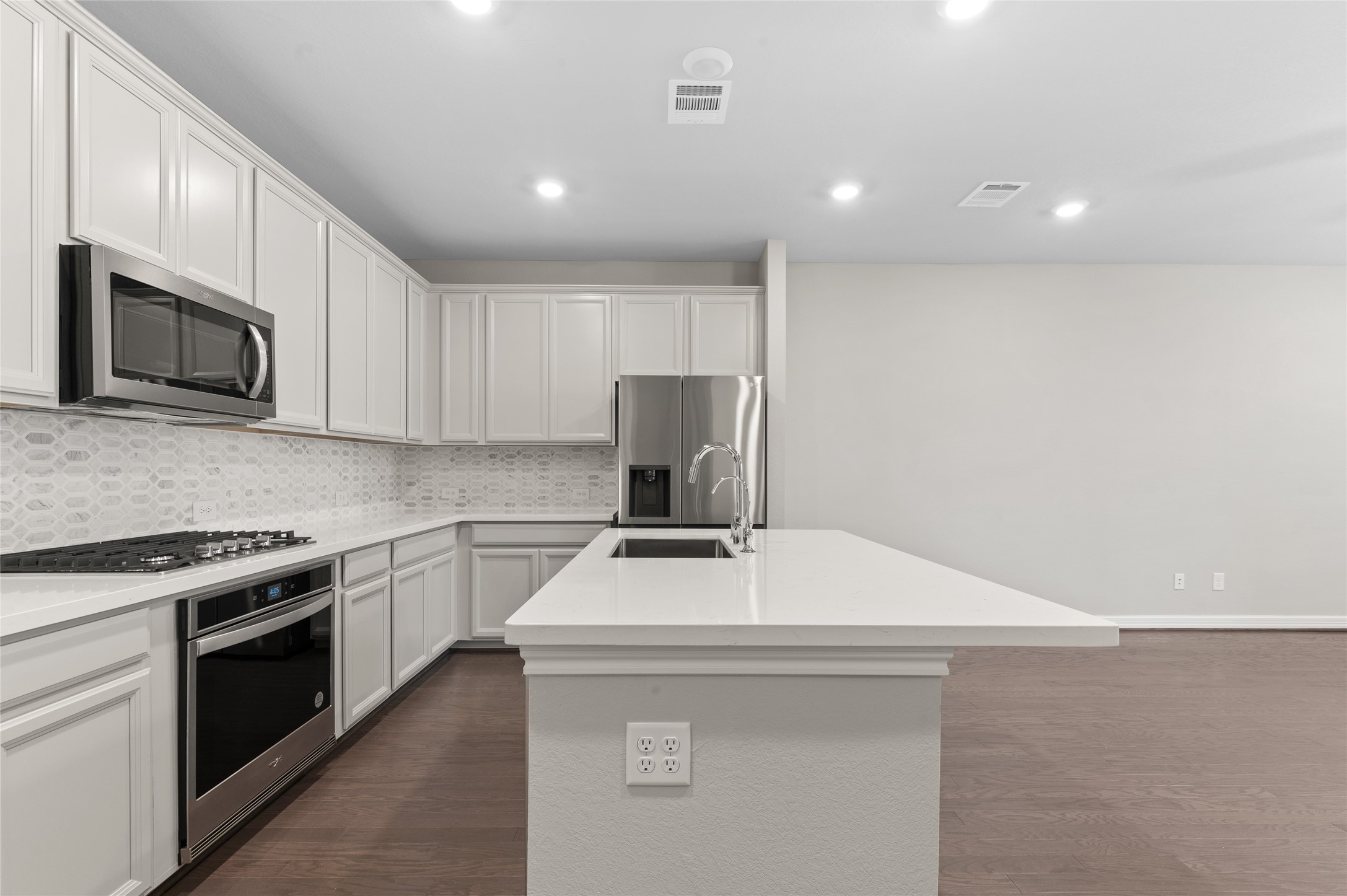 9511 Towne Lake Parkway, Cypress, TX 77433 9511 Towne Lake Parkway, Cypress, TX 77433