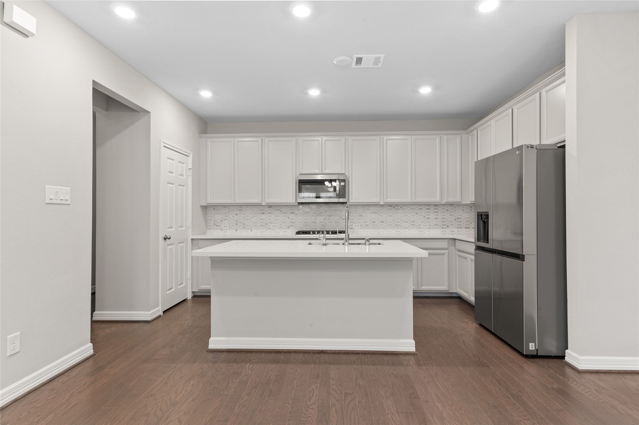 9511 Towne Lake Parkway, Cypress, TX 77433 9511 Towne Lake Parkway, Cypress, TX 77433
