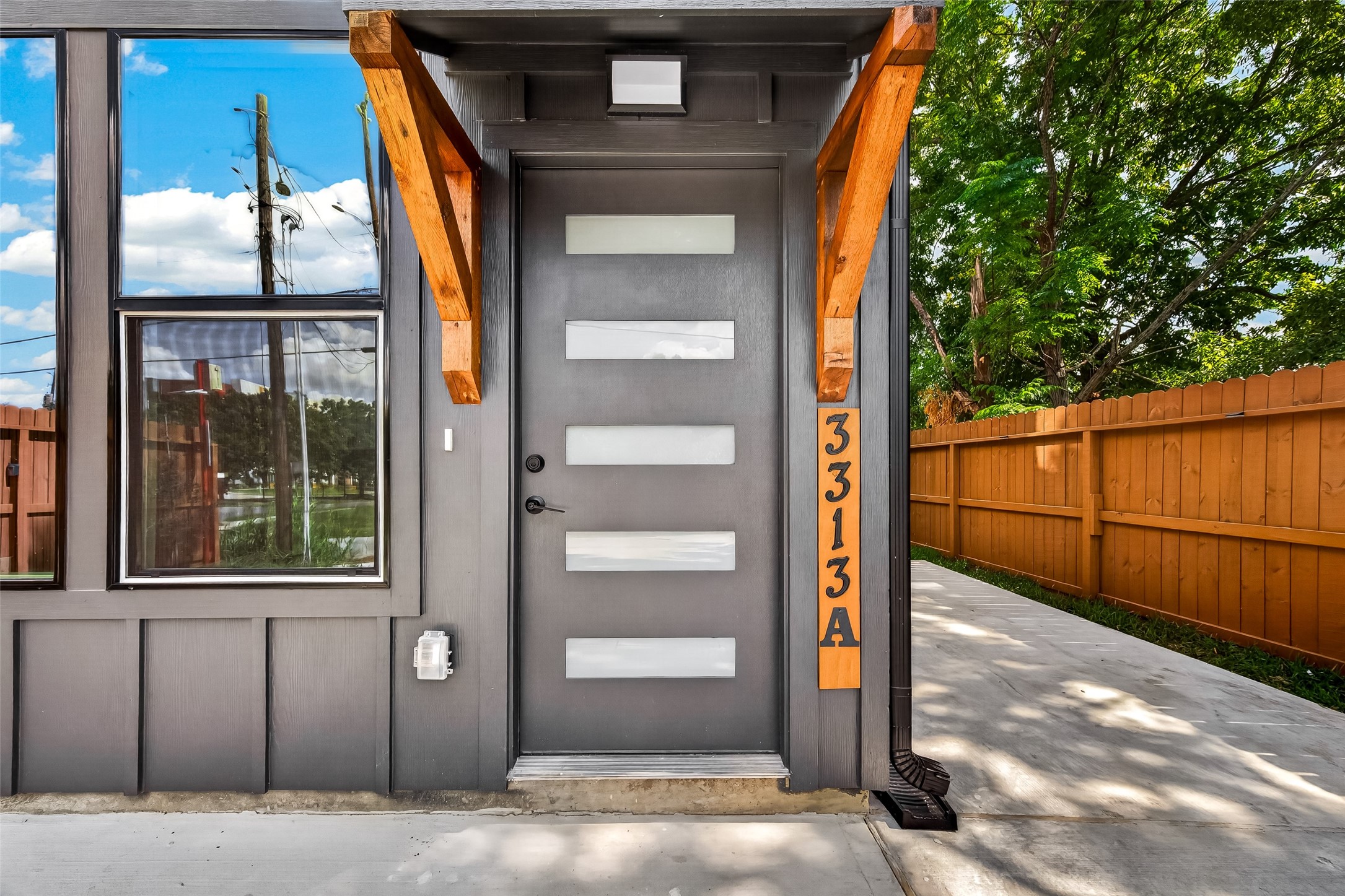 3313 Sampson Street, Houston, TX 77004